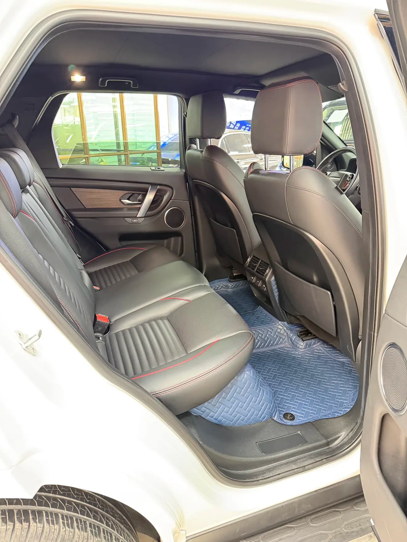 Land Rover Discover Sports 2021 г. 61072 км. — фото 7