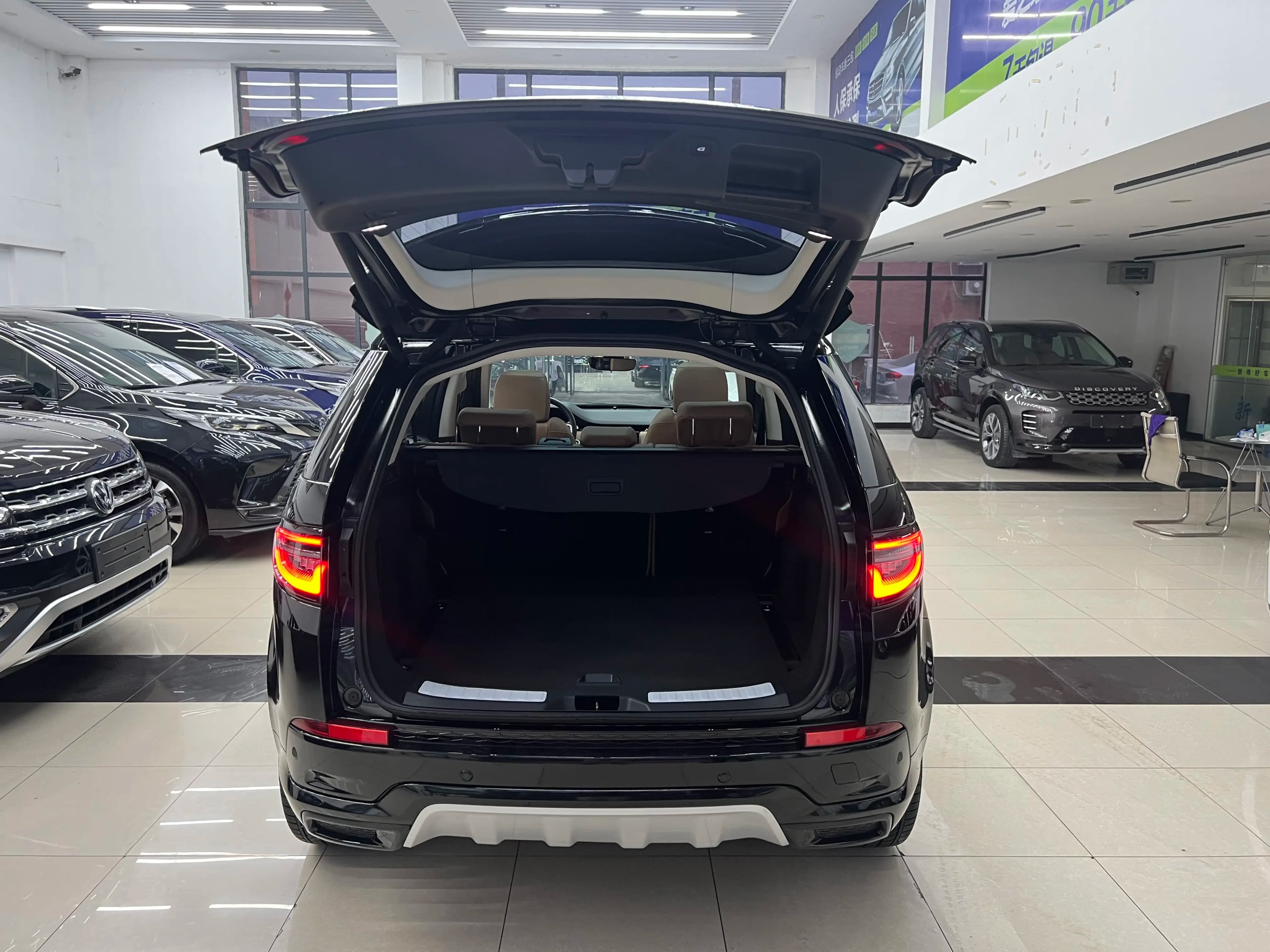 Land Rover Discover Sports 2024 г. 38000 км. — фото 23