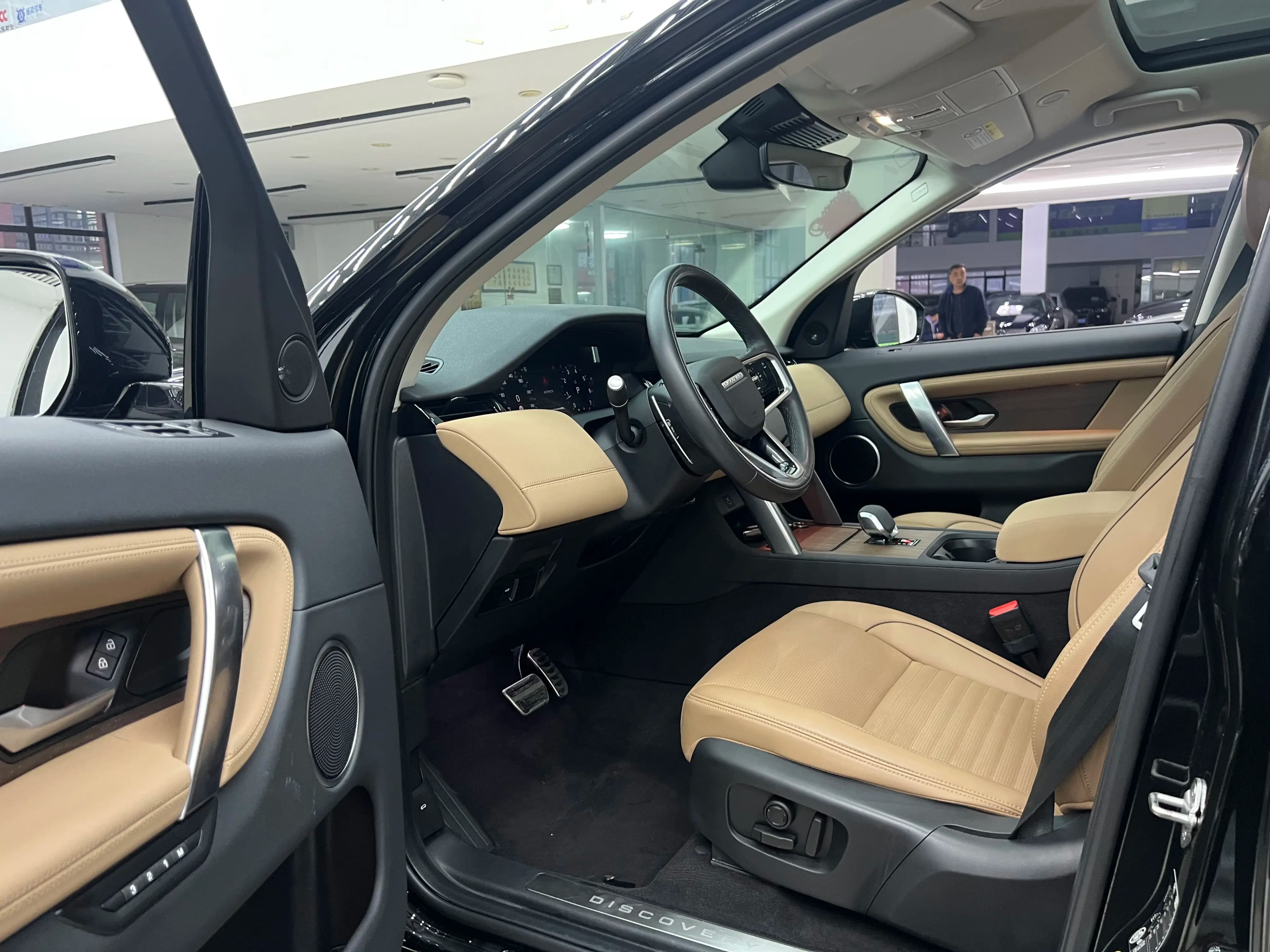 Land Rover Discover Sports 2024 г. 38000 км. — фото 27
