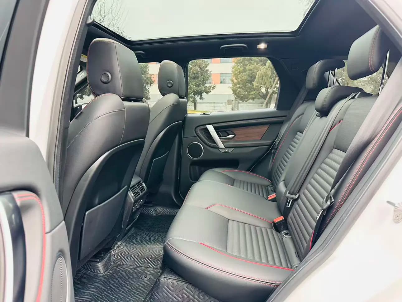 Land Rover Discover Sports 2022 г. 44048 км. — фото 8