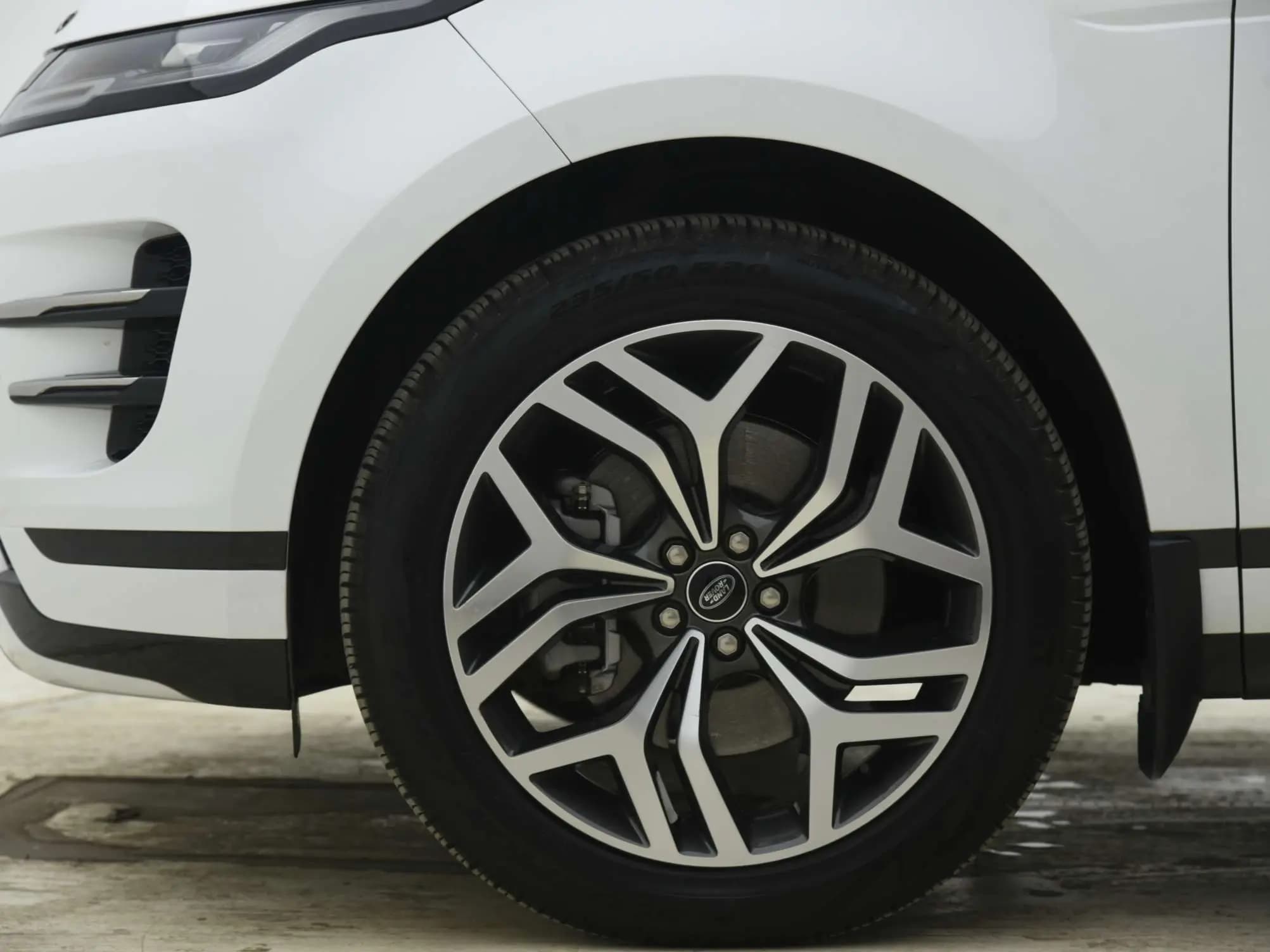Land Rover Range Rover Evoque 2023 г. 28064 км. — фото 8