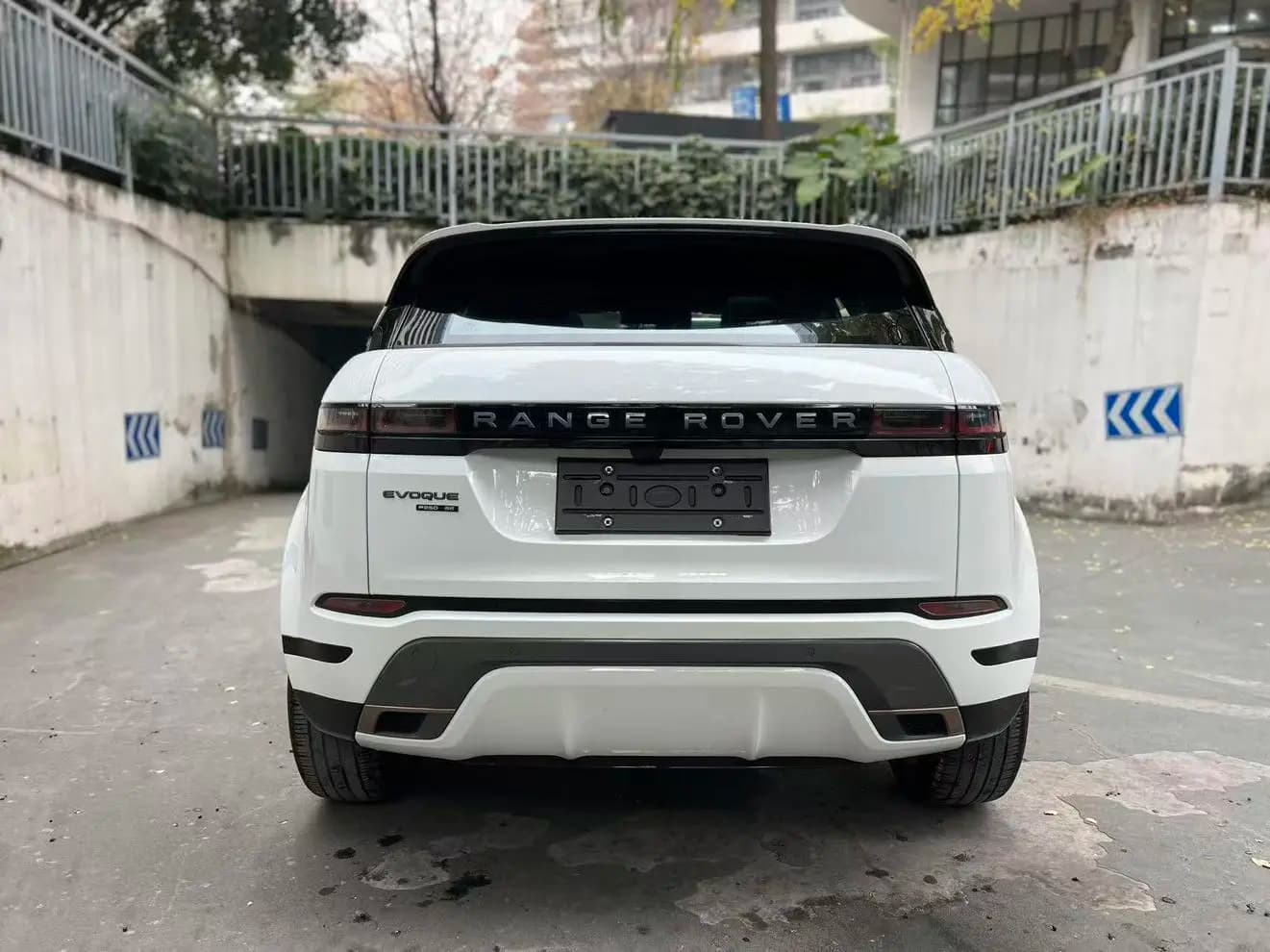 Land Rover Range Rover Evoque 2021 г. 70065 км. — фото 4