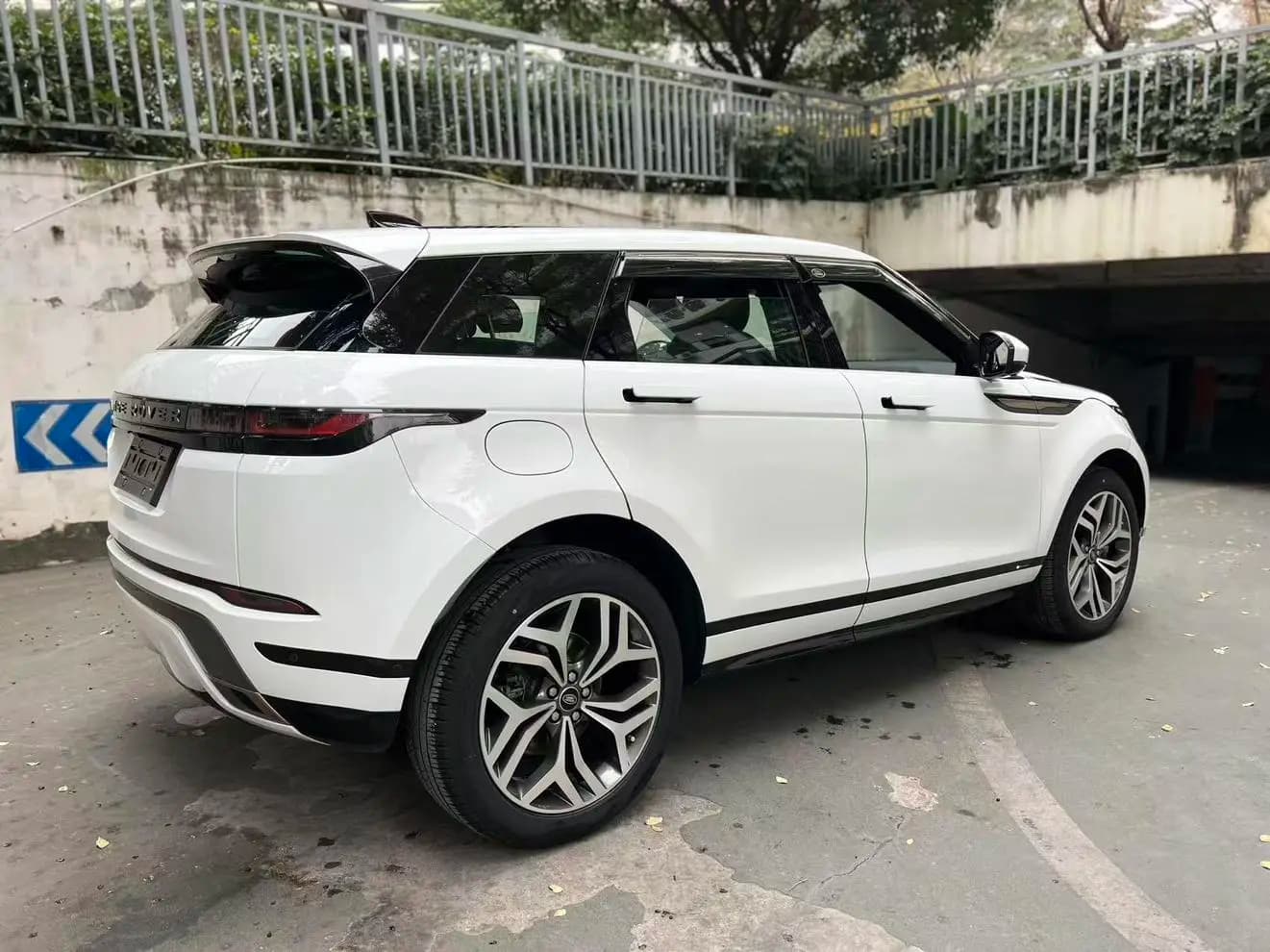 Land Rover Range Rover Evoque 2021 г. 70065 км. — фото 5