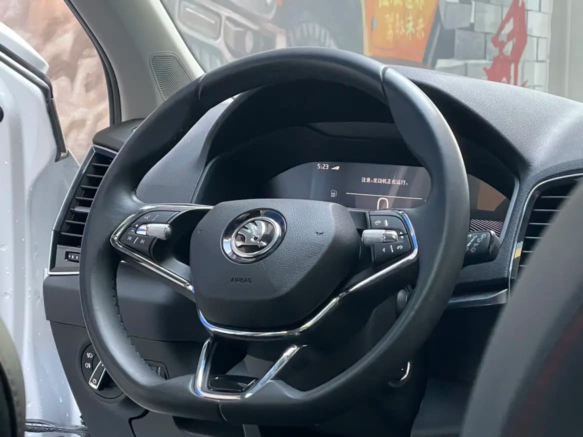 Skoda Karoq 2023 г. 24064 км. — фото 12