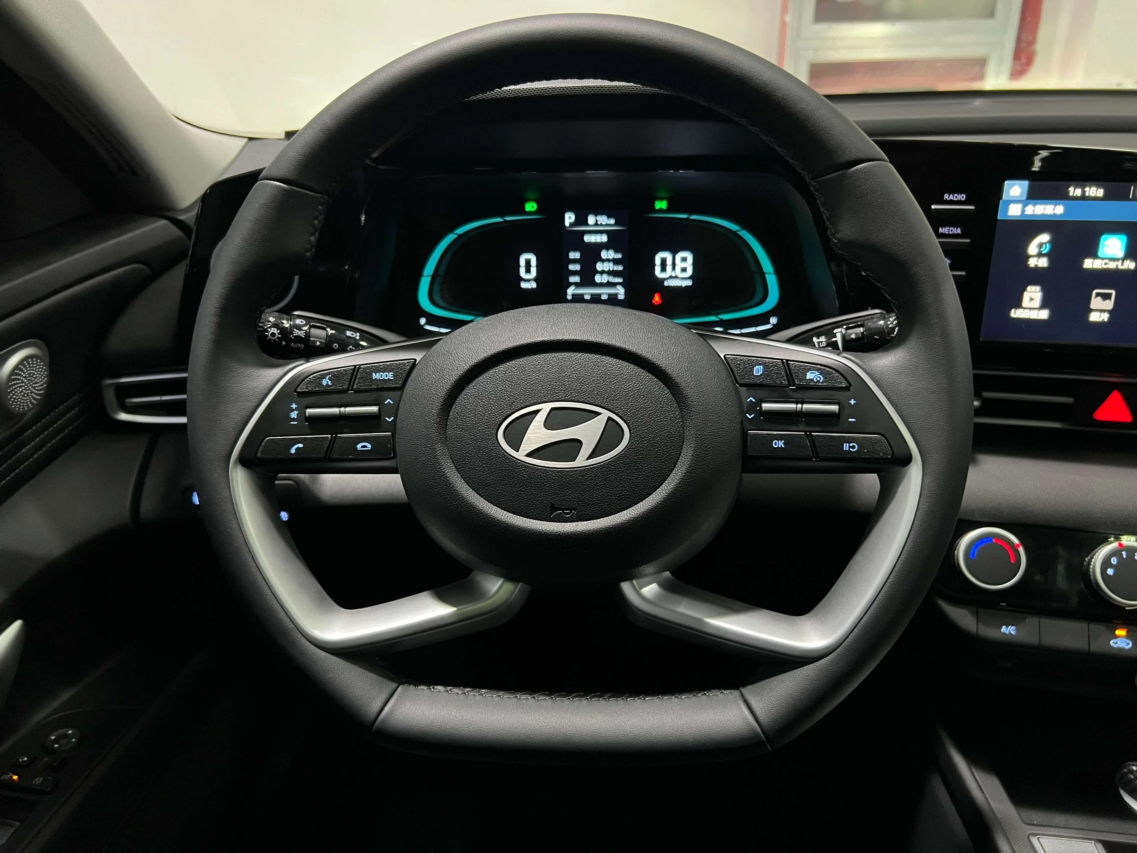 Hyundai Elantra 2025 г. 9054 км. — фото 12