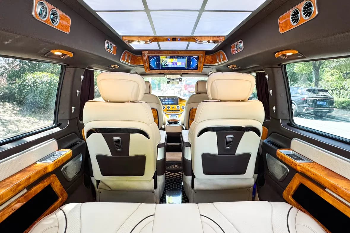 Mercedes-Benz Vito 2023 г. 56013 км. — фото 17