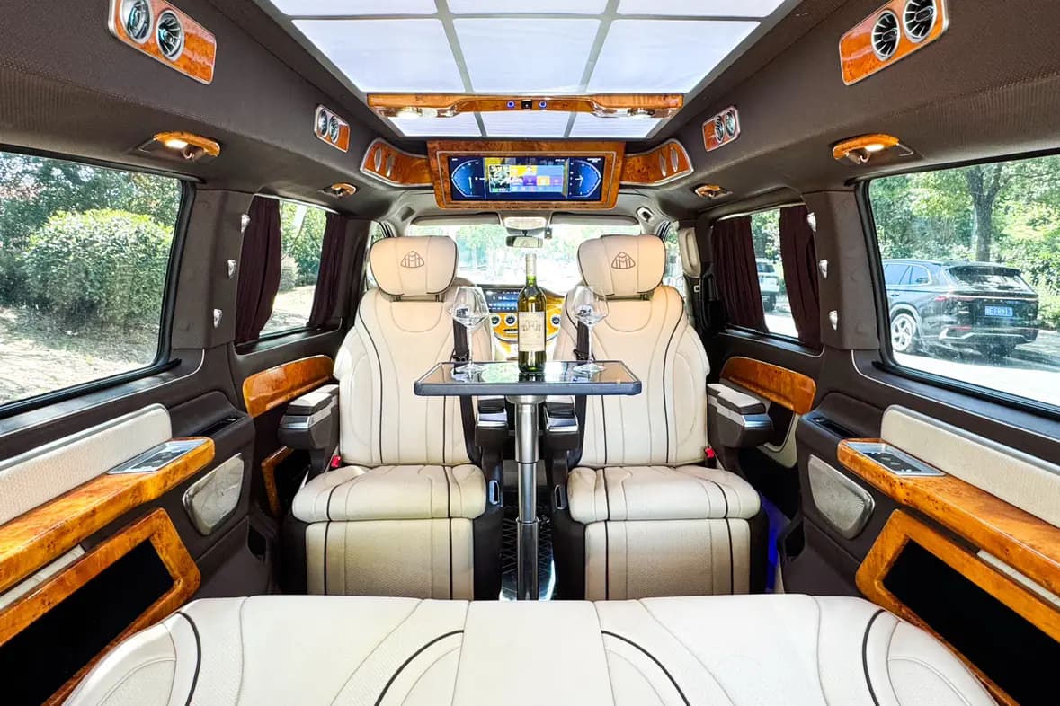 Mercedes-Benz Vito 2023 г. 56013 км. — фото 25