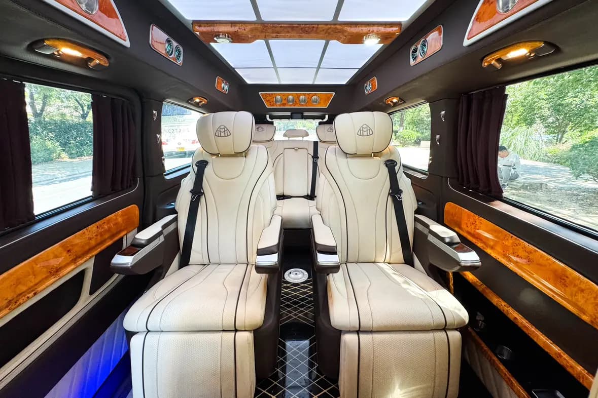 Mercedes-Benz Vito 2023 г. 56013 км. — фото 26
