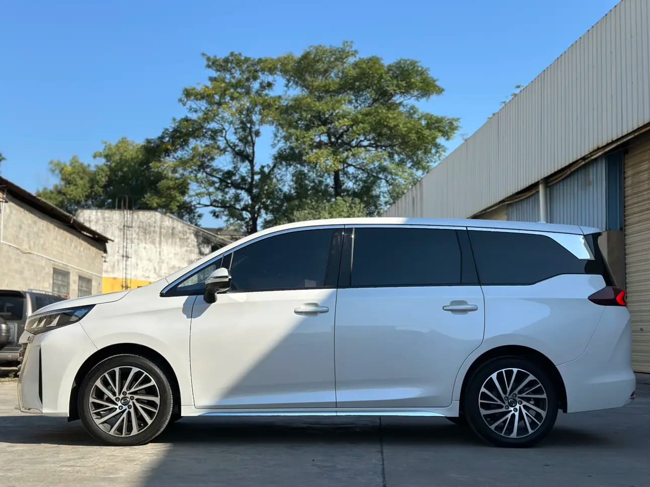 GAC Trumpchi M6 2025 г. 3500 км. — фото 4