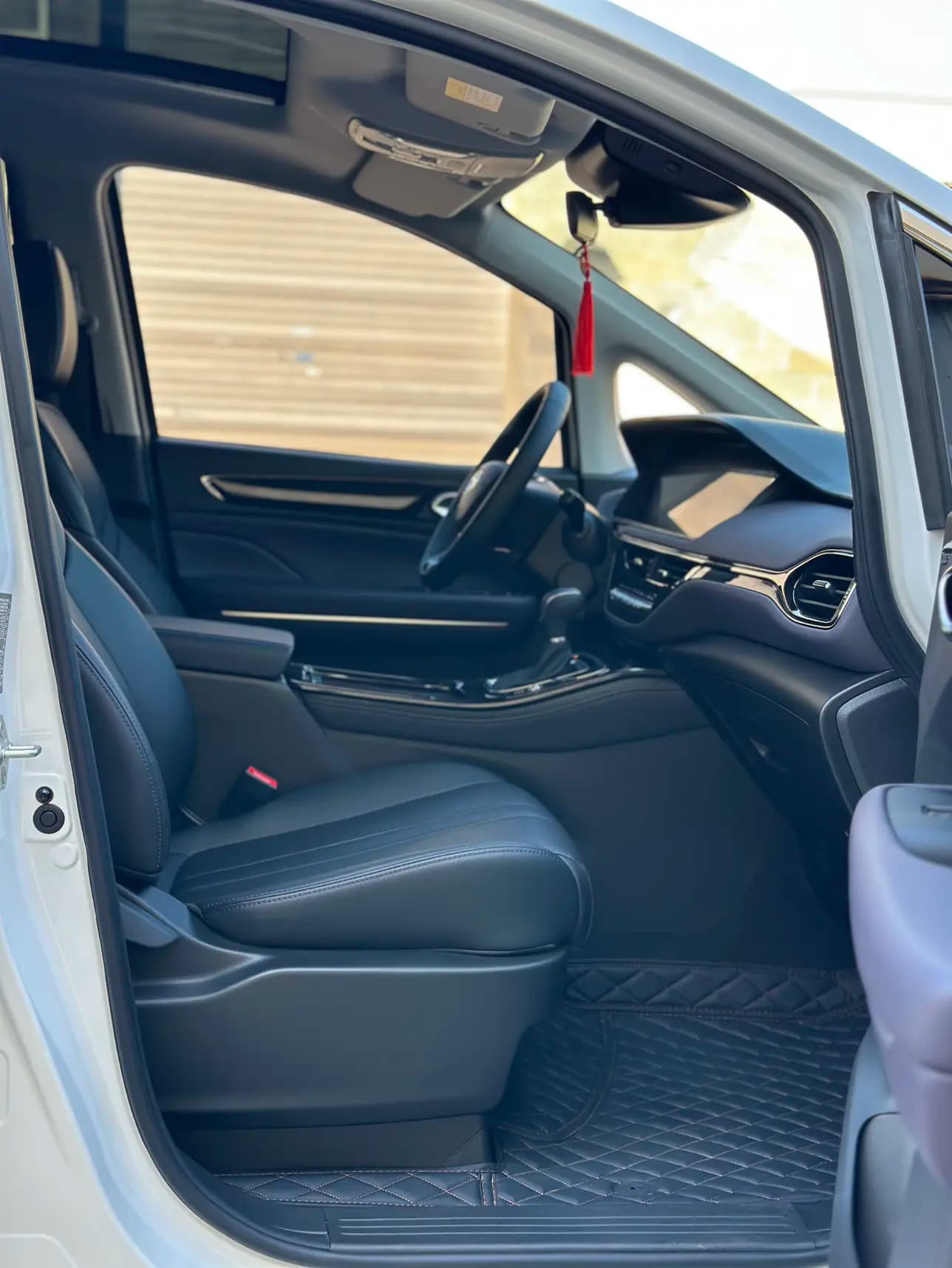 GAC Trumpchi M6 2025 г. 3500 км. — фото 9