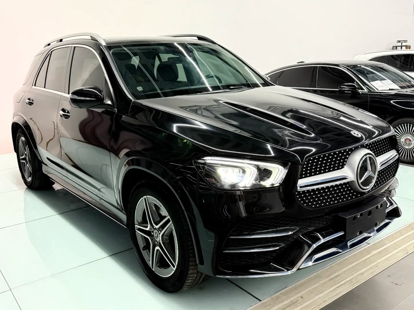 Mercedes-Benz GLE 2023 г. 35082 км. — фото 3