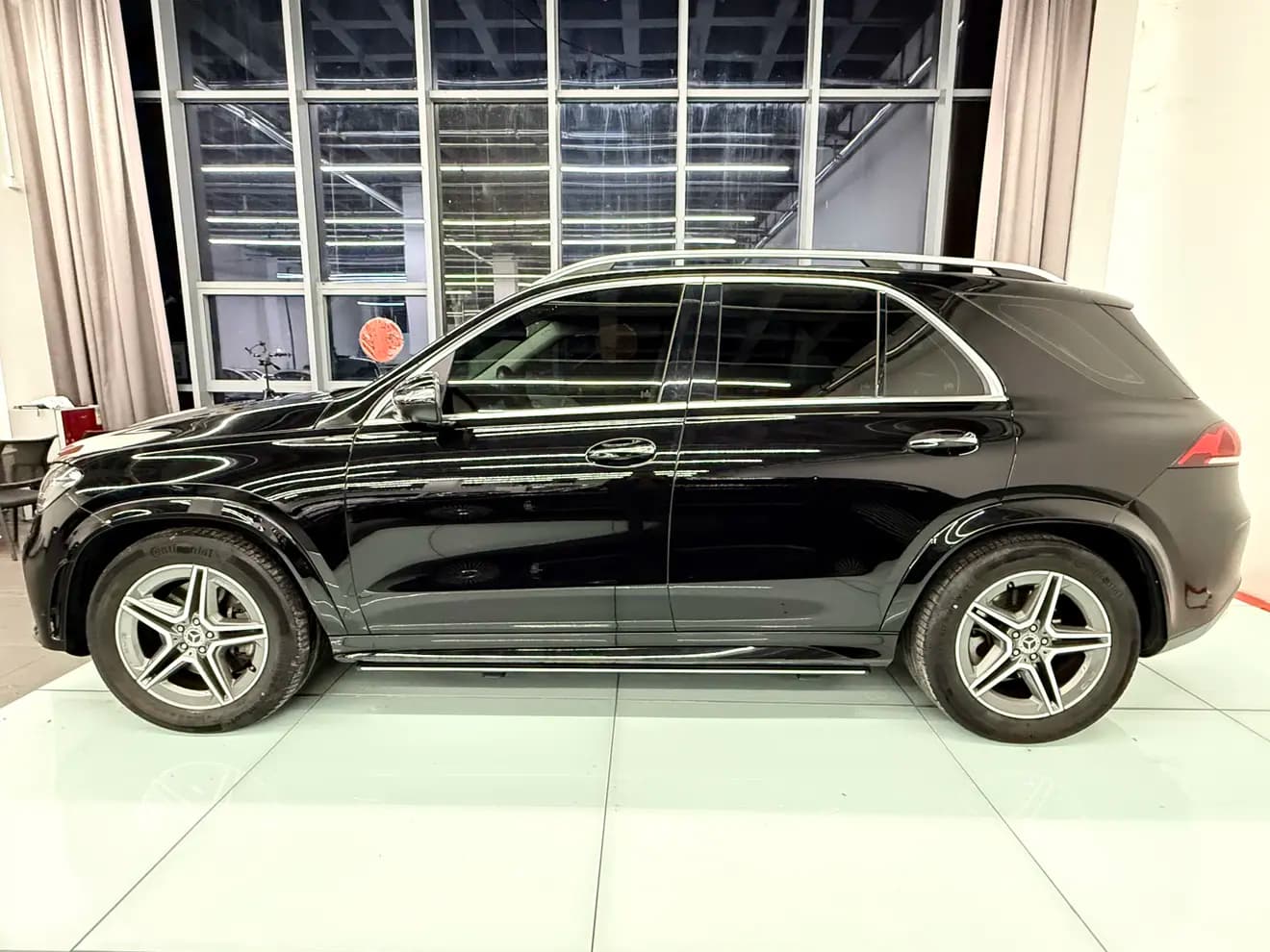 Mercedes-Benz GLE 2023 г. 35082 км. — фото 4