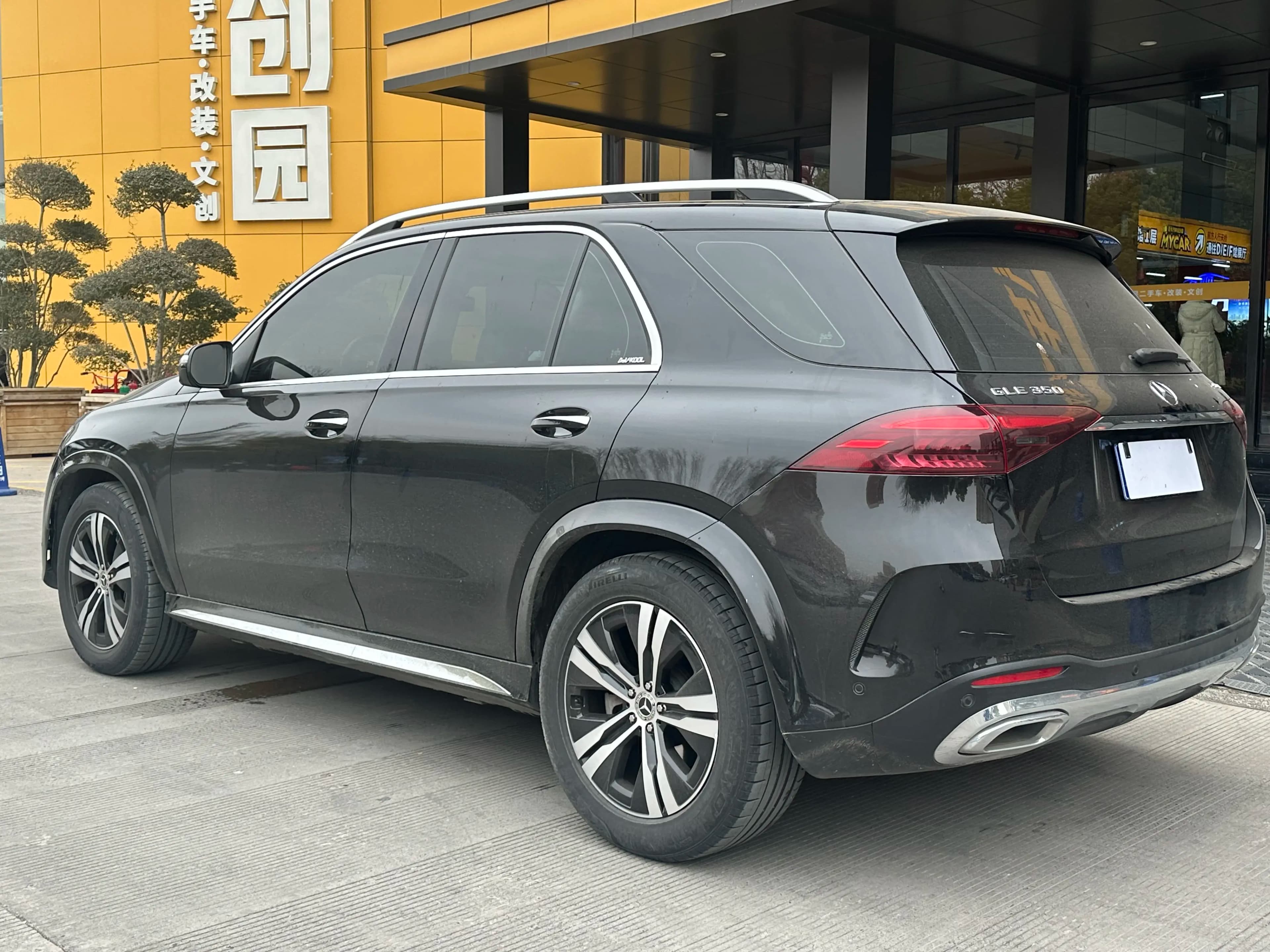 Mercedes-Benz GLE 2023 г. 23080 км. — фото 3