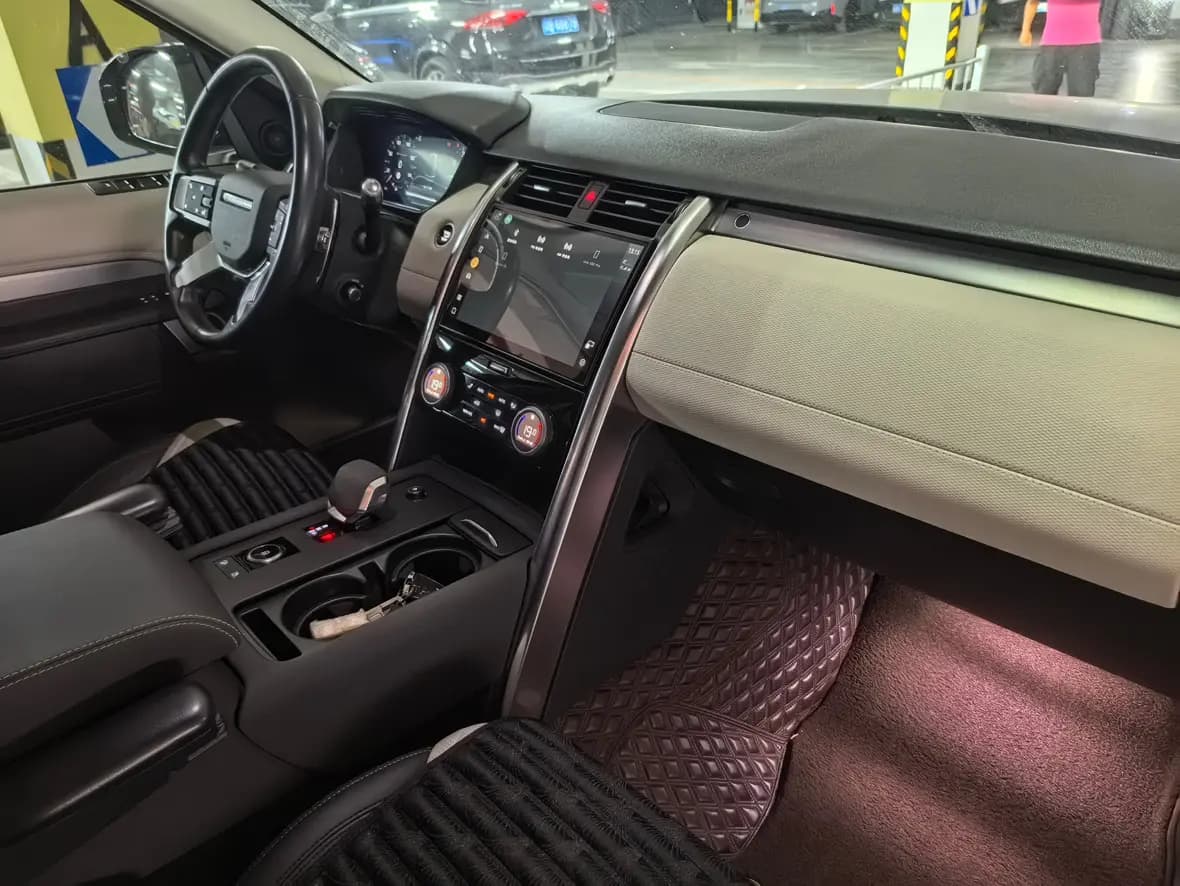 Land Rover Discovery 2021 г. 135921 км. — фото 8