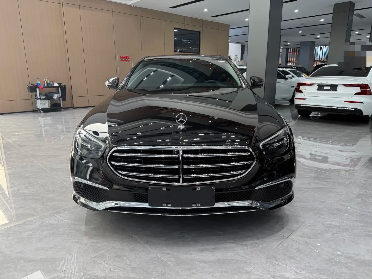 Mercedes-Benz E-Class 2022 г. 50147 км. — фото 2