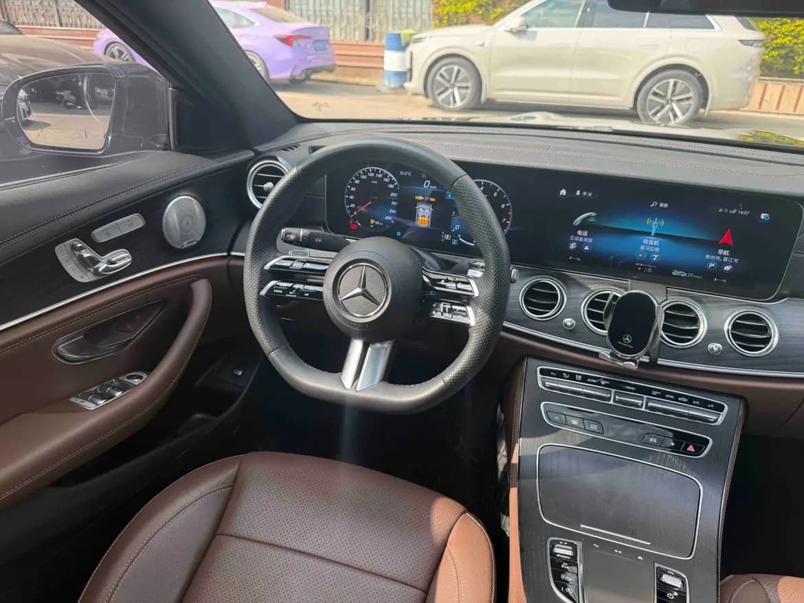 Mercedes-Benz E-Class 2022 г. 47143 км. — фото 18