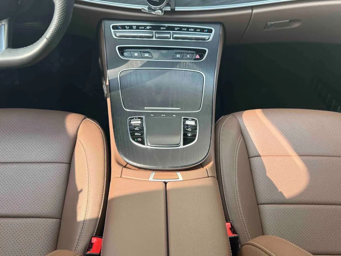 Mercedes-Benz E-Class 2022 г. 47143 км. — фото 23