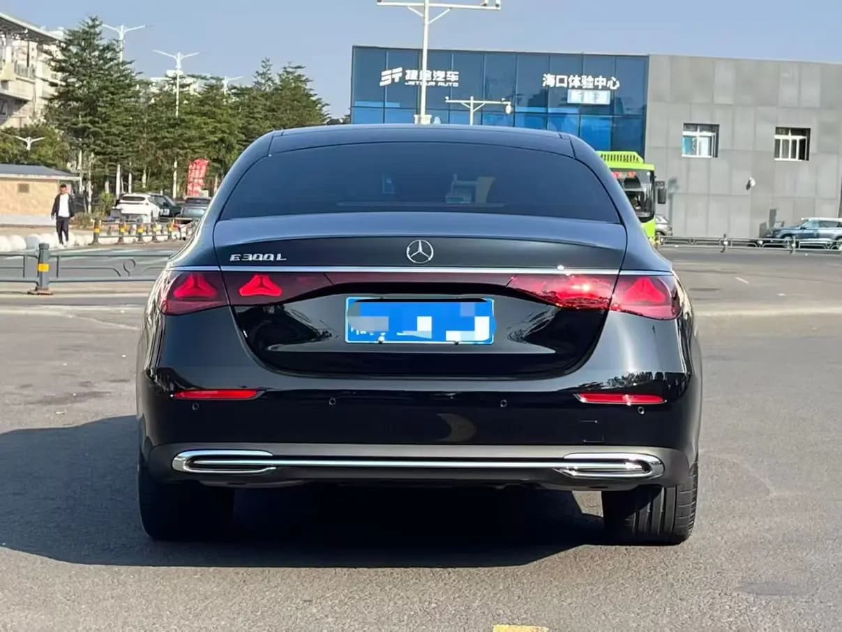 Mercedes-Benz E-Class 2025 г. 5056 км. — фото 5