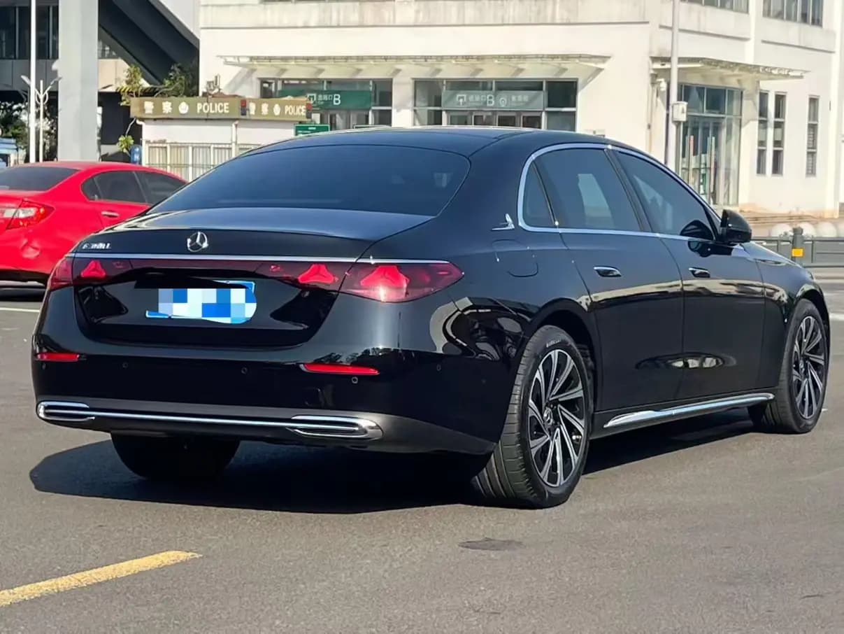 Mercedes-Benz E-Class 2025 г. 5056 км. — фото 6