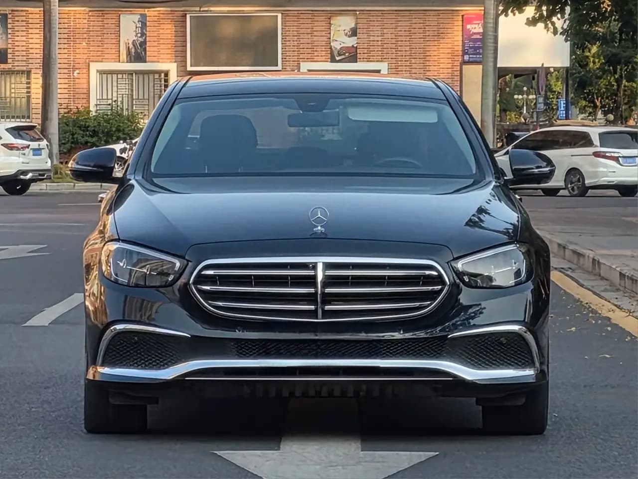 Mercedes-Benz E-Class 2024 г. 45138 км. — фото 2