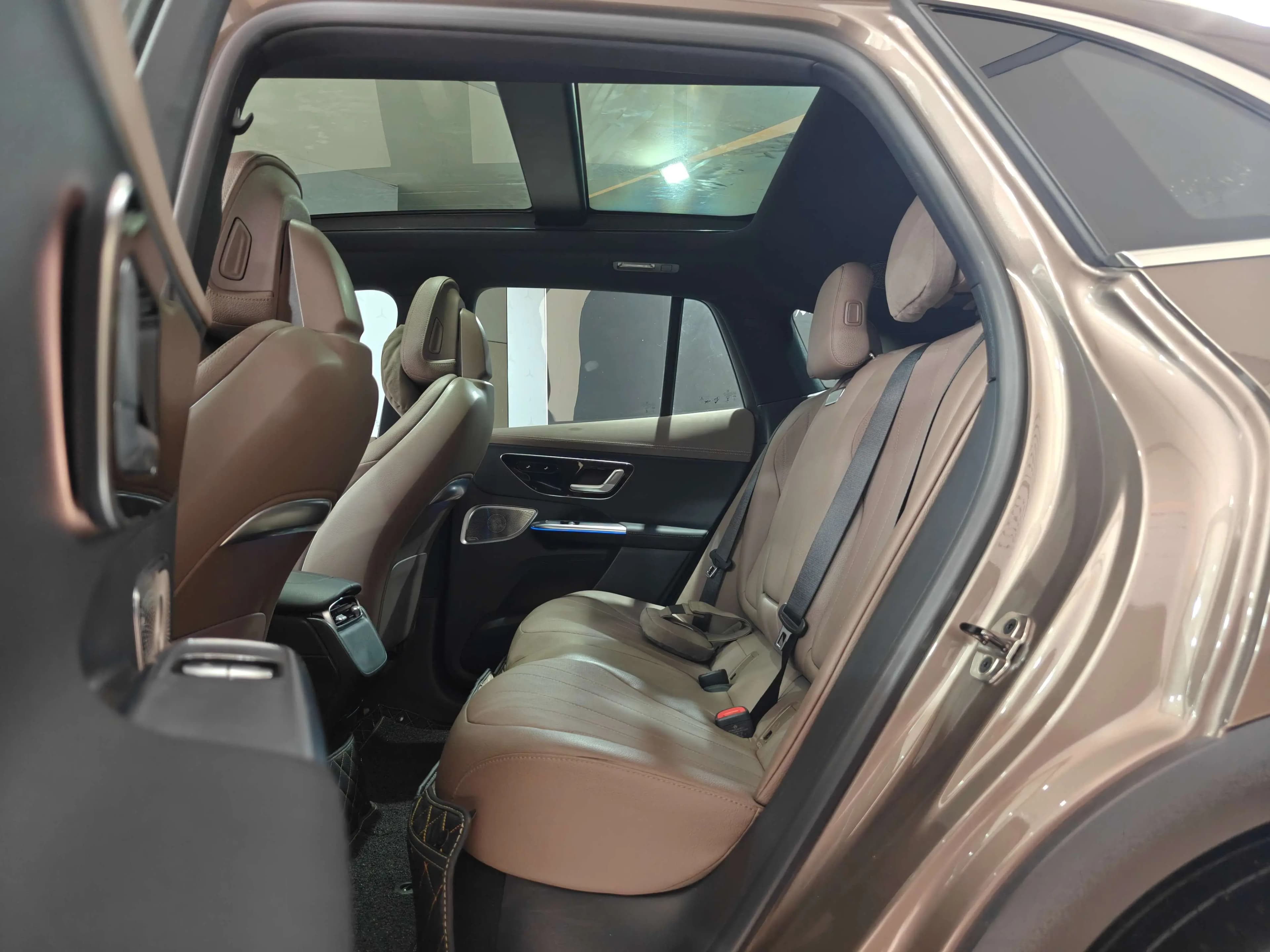 Mercedes-Benz EQE SUV 2023 г. 75133 км. — фото 13