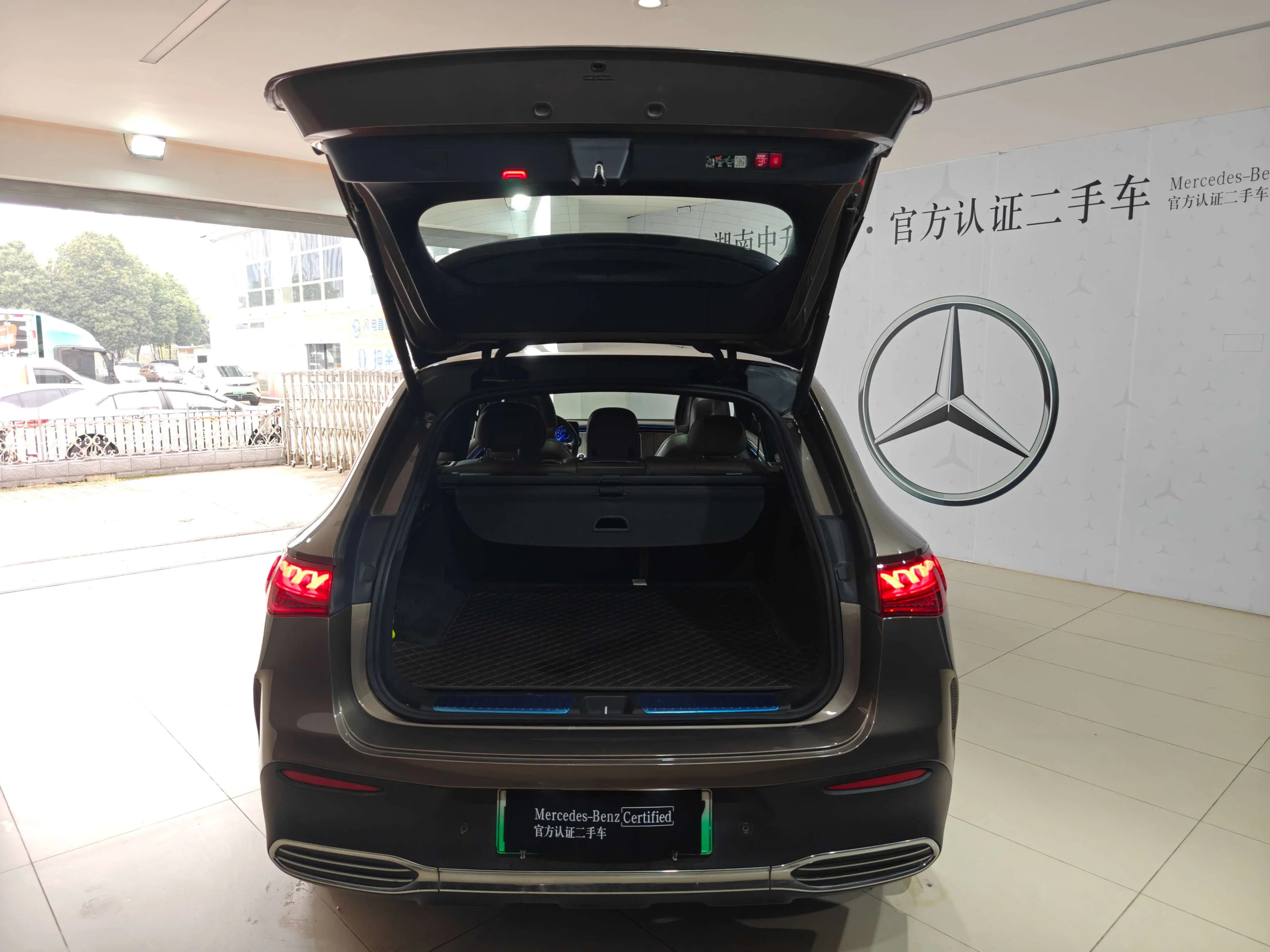 Mercedes-Benz EQE SUV 2023 г. 75133 км. — фото 14