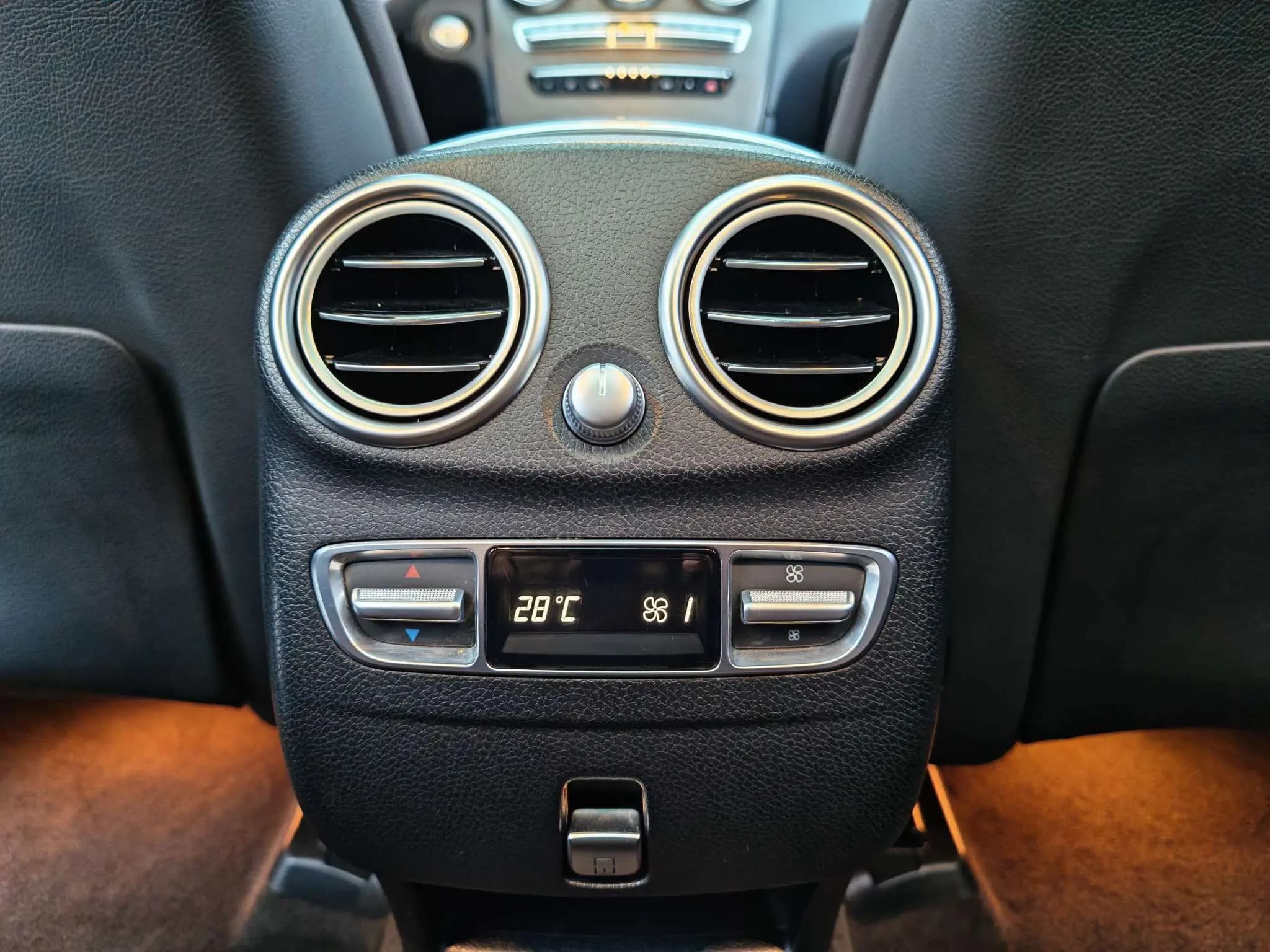 Mercedes-Benz GLC 2021 г. 72034 км. — фото 11