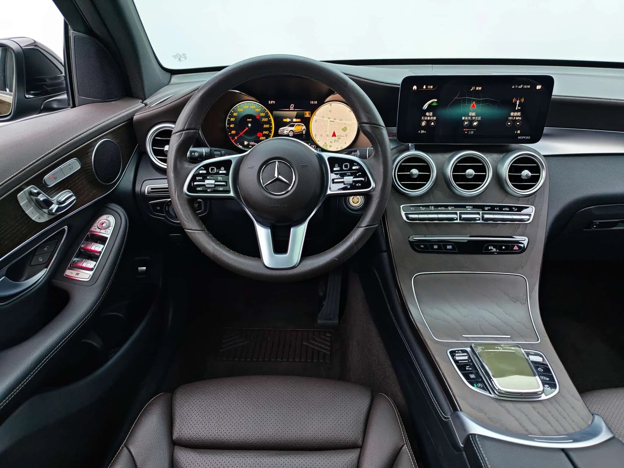Mercedes-Benz GLC 2021 г. 72034 км. — фото 16
