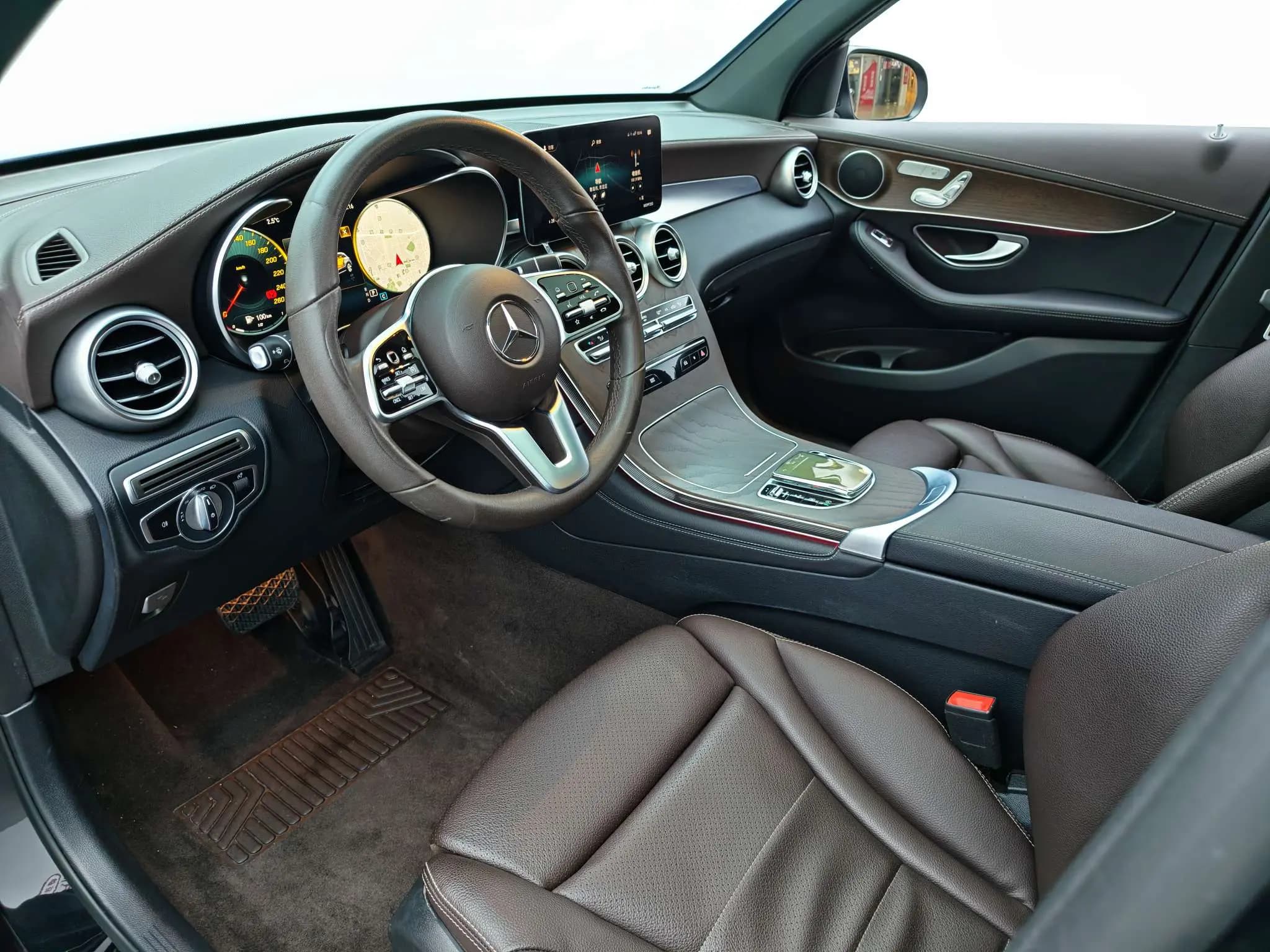 Mercedes-Benz GLC 2021 г. 72034 км. — фото 17