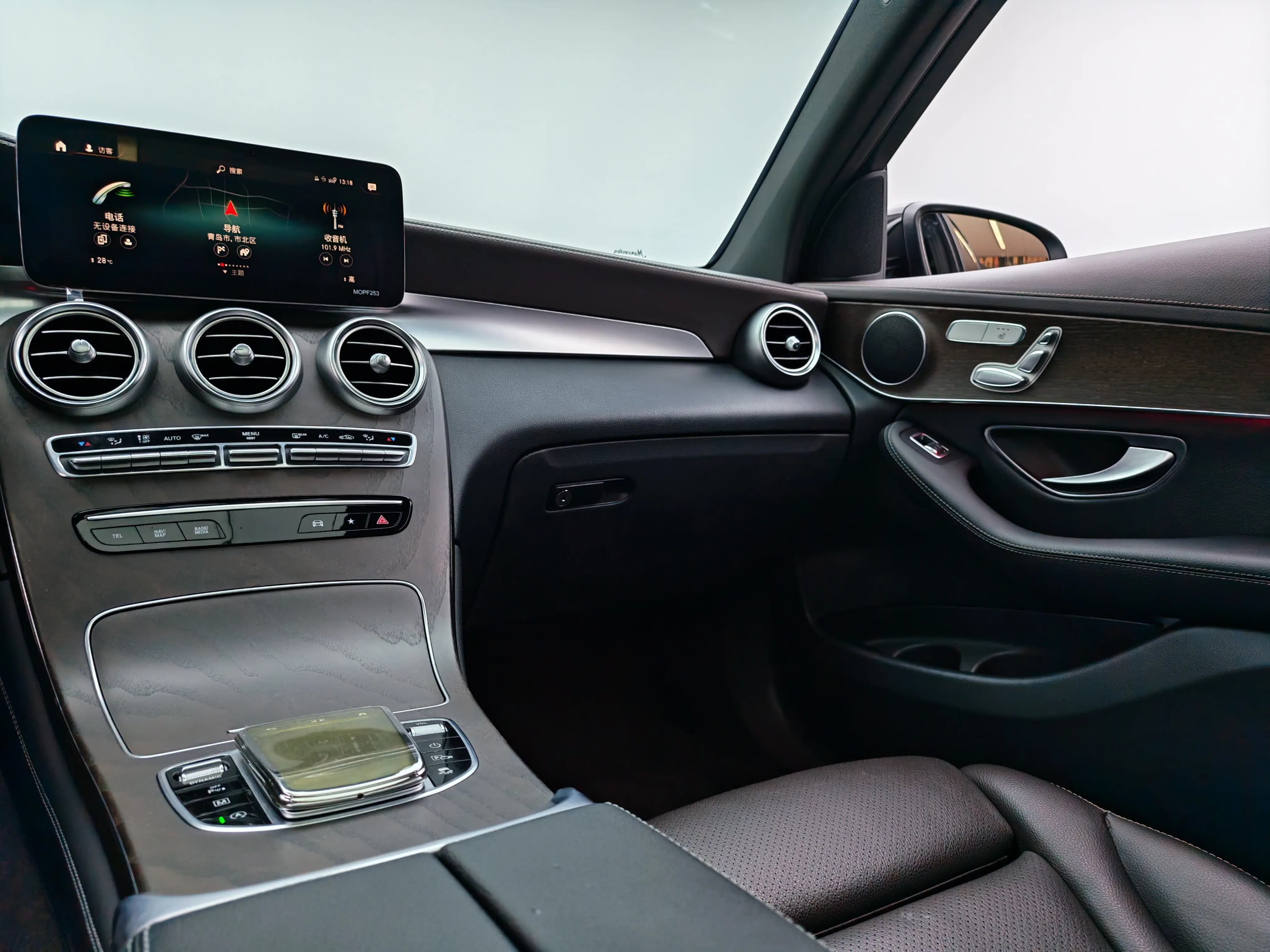 Mercedes-Benz GLC 2021 г. 72034 км. — фото 18