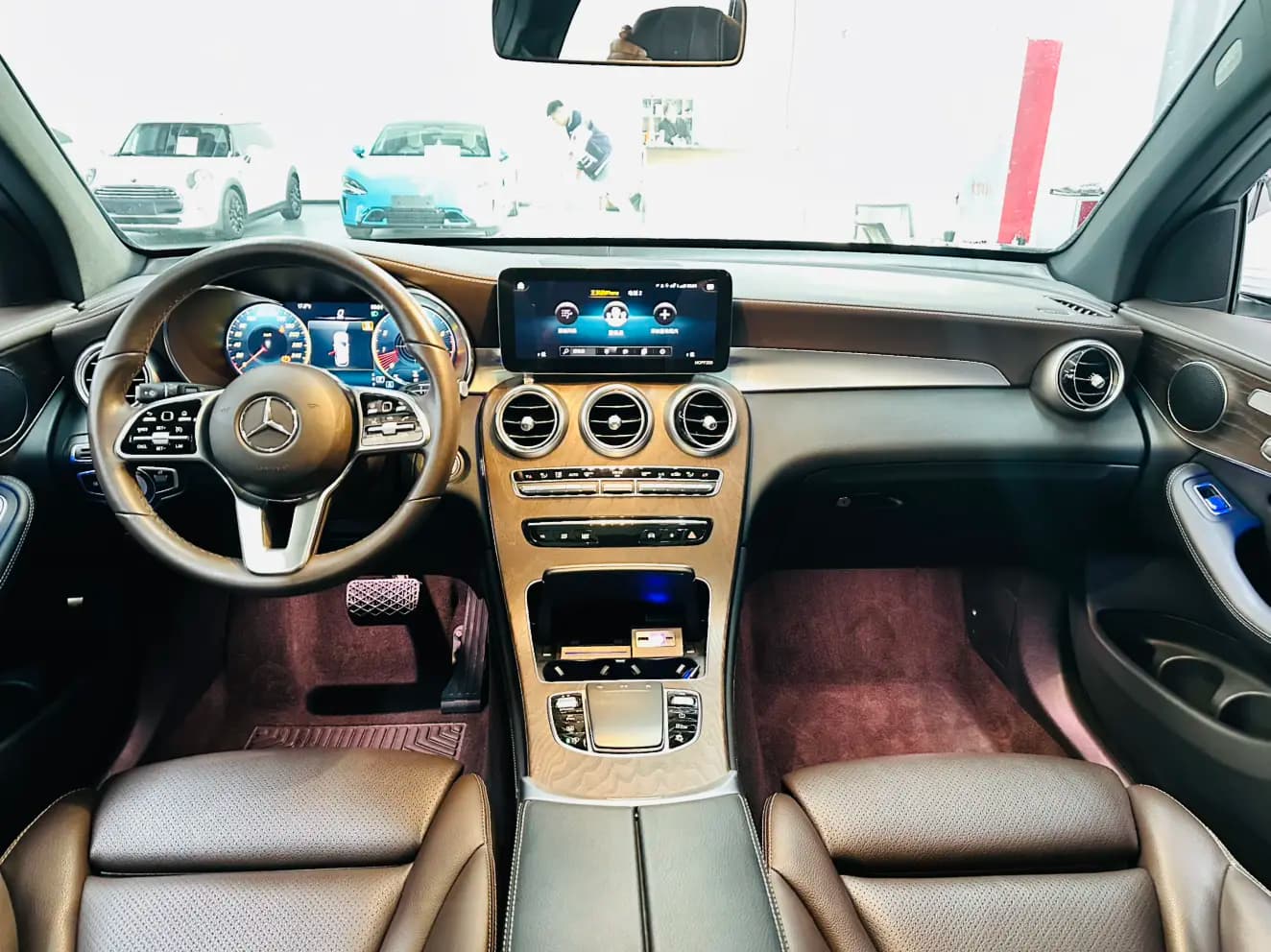 Mercedes-Benz GLC 2021 г. 92035 км. — фото 16