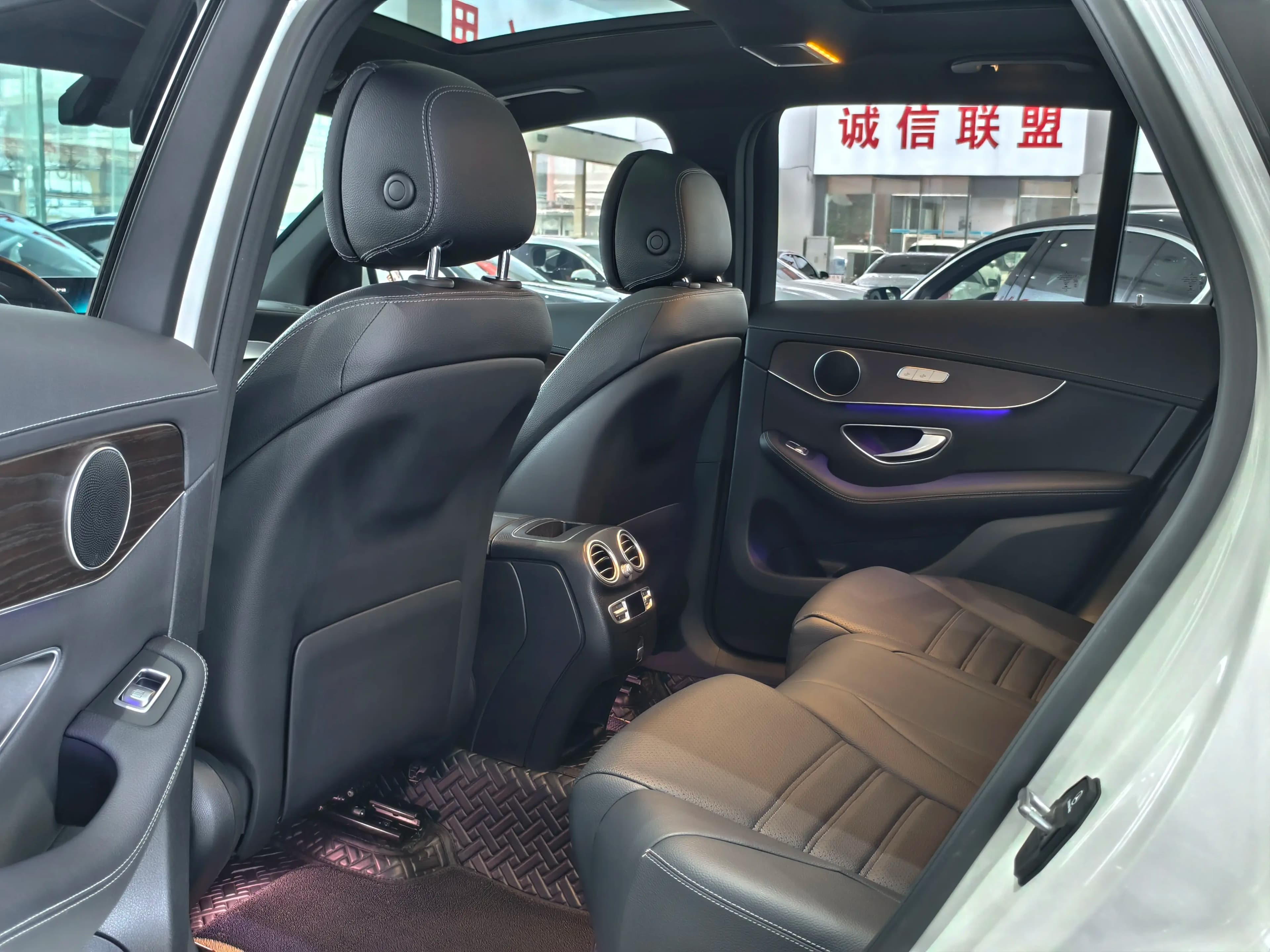 Mercedes-Benz GLC 2021 г. 85036 км. — фото 15