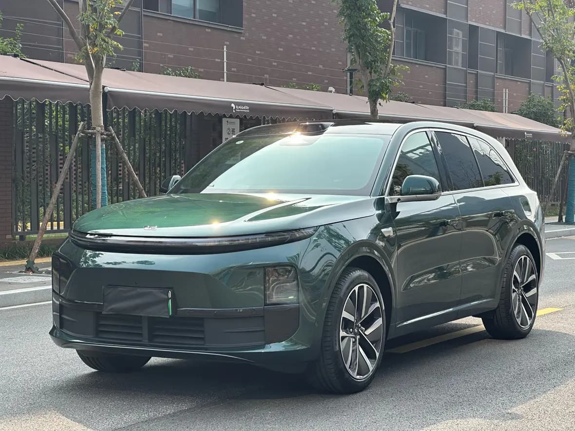 Lixiang L6 2024 г. 13058 км.