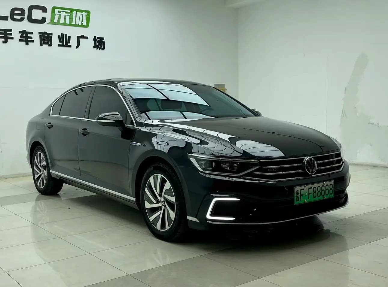 Volkswagen Magotan PHEV 2023 г. 100133 км. — фото 3