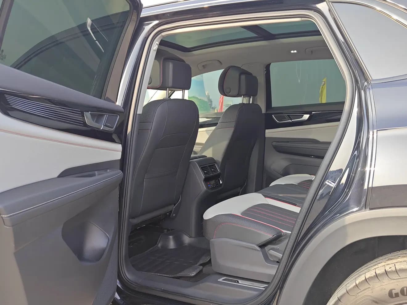 Volkswagen Teramont 2023 г. 18065 км. — фото 10