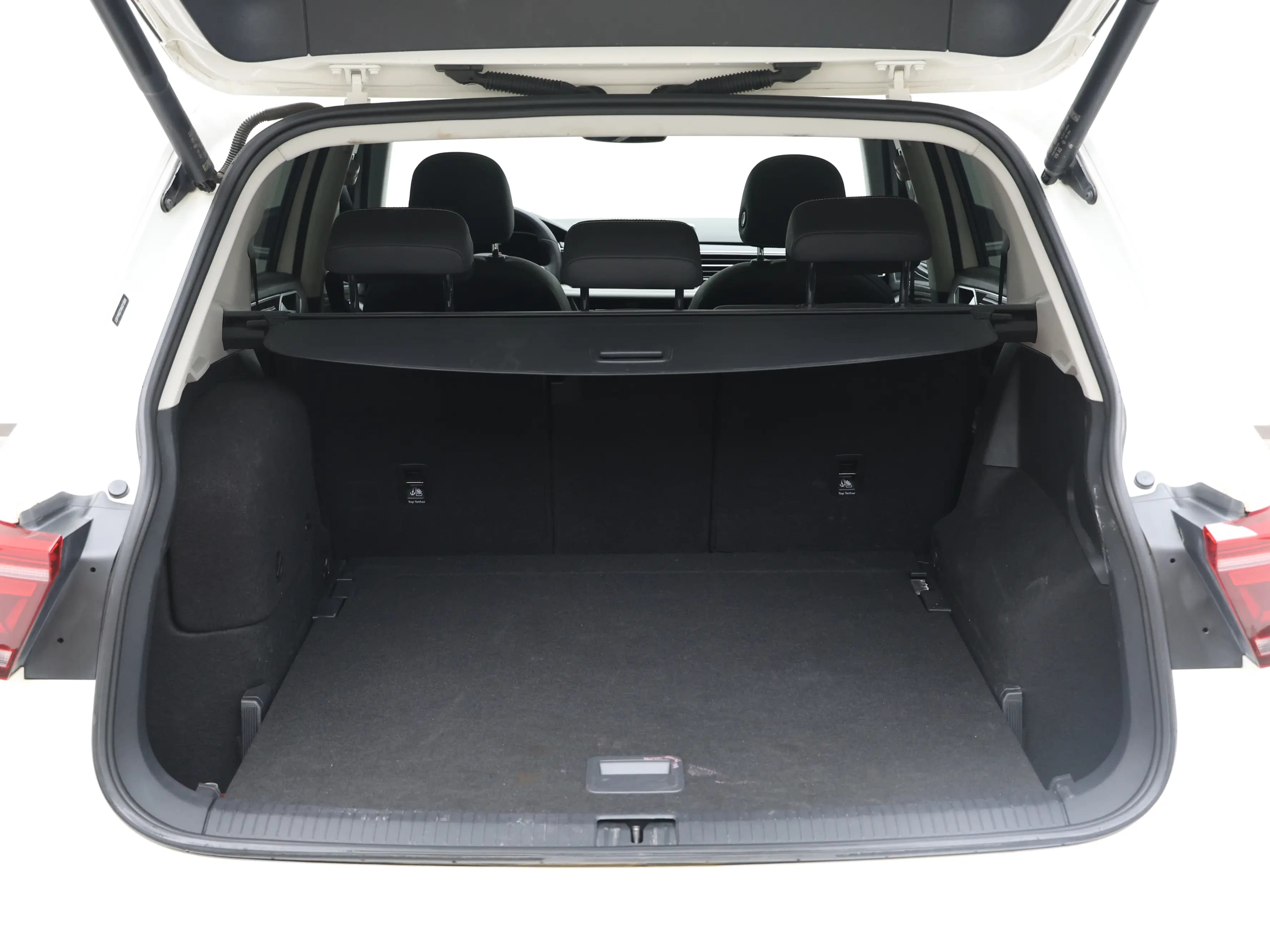 Volkswagen Tiguan L PHEV 2022 г. 40026 км. — фото 10