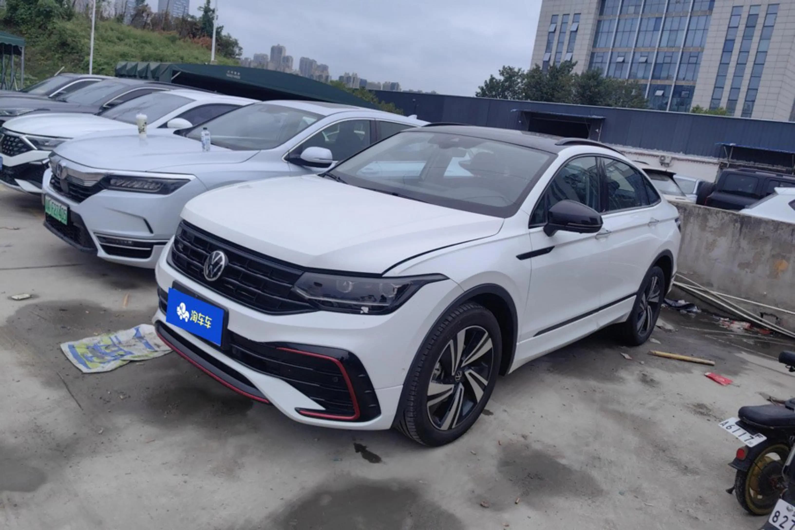 Volkswagen TiguanX 2022 г. 40931 км.