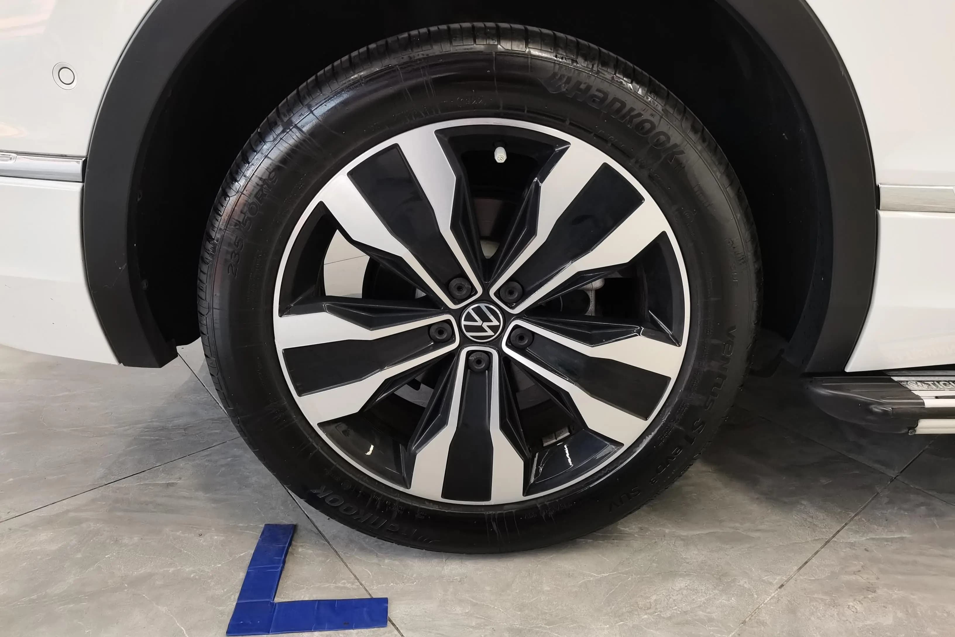 Volkswagen Tiguan L 2022 г. 42827 км. — фото 5