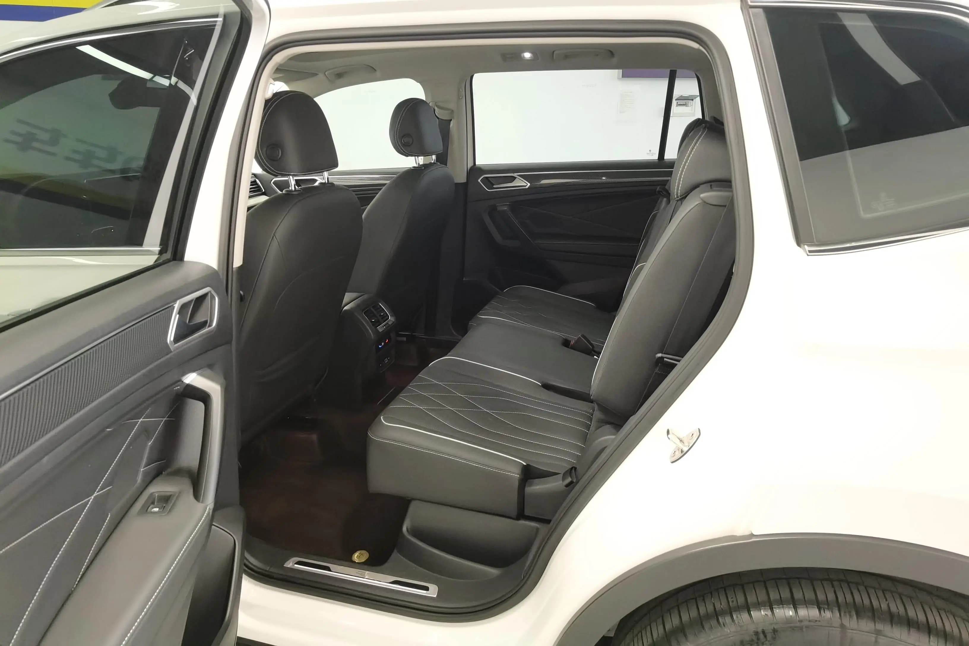 Volkswagen Tiguan L 2022 г. 42827 км. — фото 8