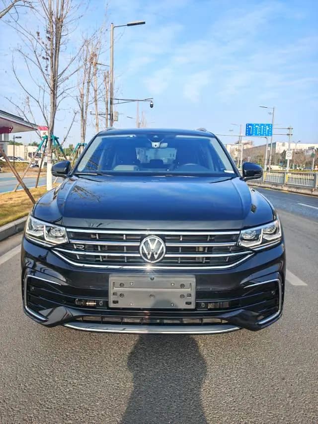 Volkswagen Tiguan L 2021 г. 40000 км. — фото 2