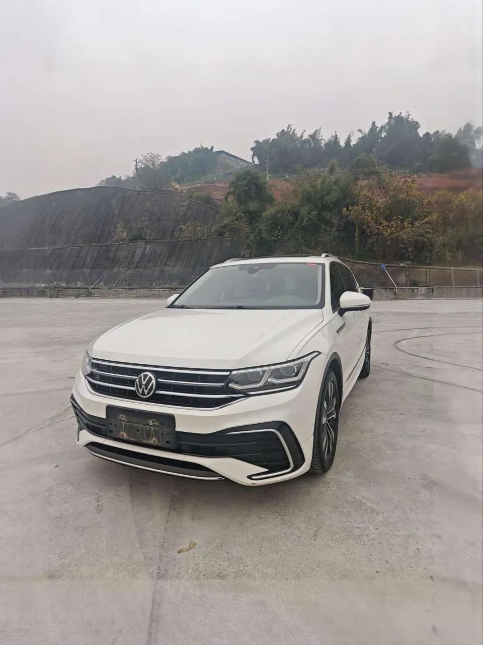 Volkswagen Tiguan L 2021 г. 102000 км.