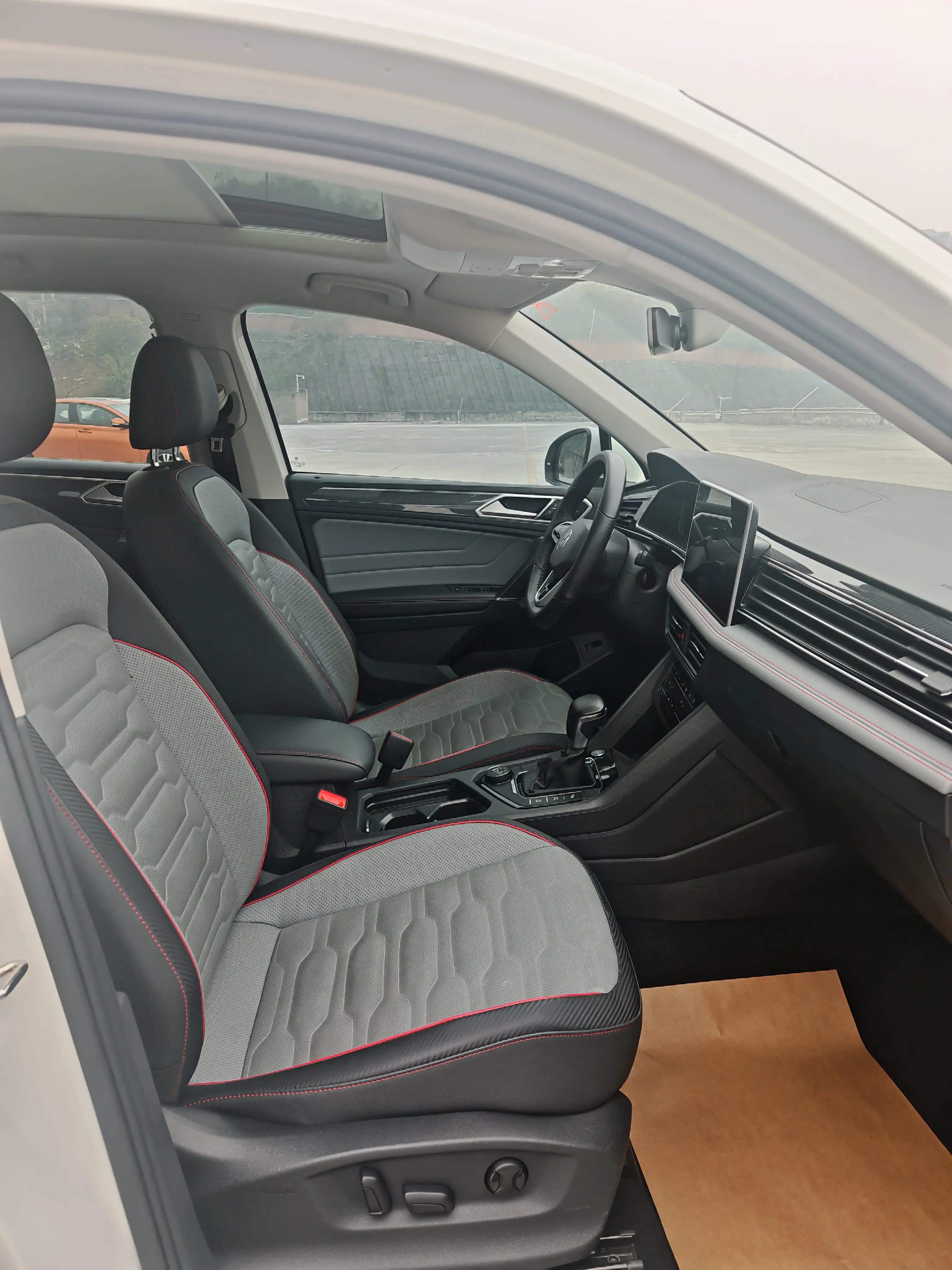 Volkswagen Tiguan L 2021 г. 102000 км. — фото 9