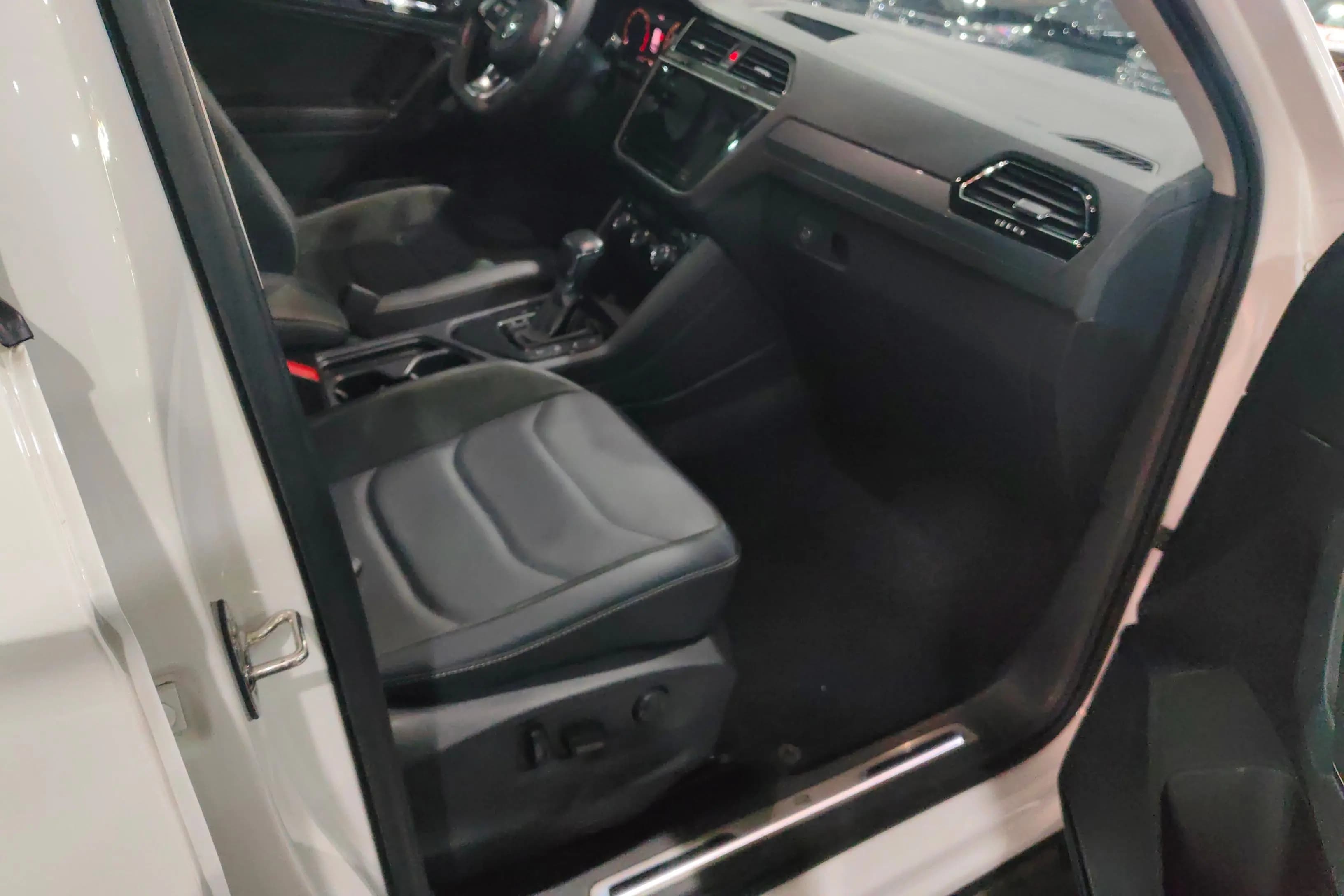 Volkswagen Tiguan L 2021 г. 109500 км. — фото 7
