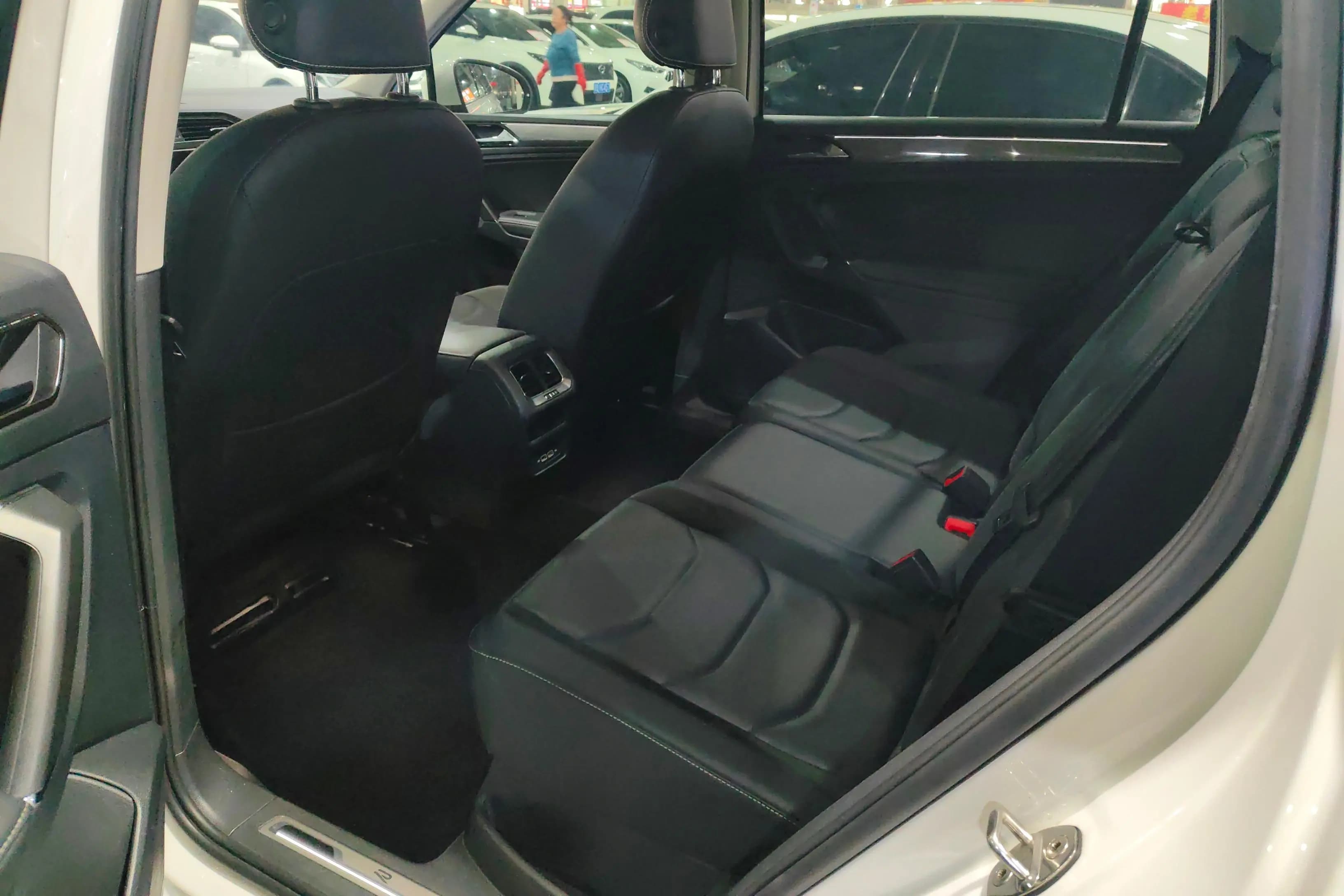 Volkswagen Tiguan L 2021 г. 109500 км. — фото 9