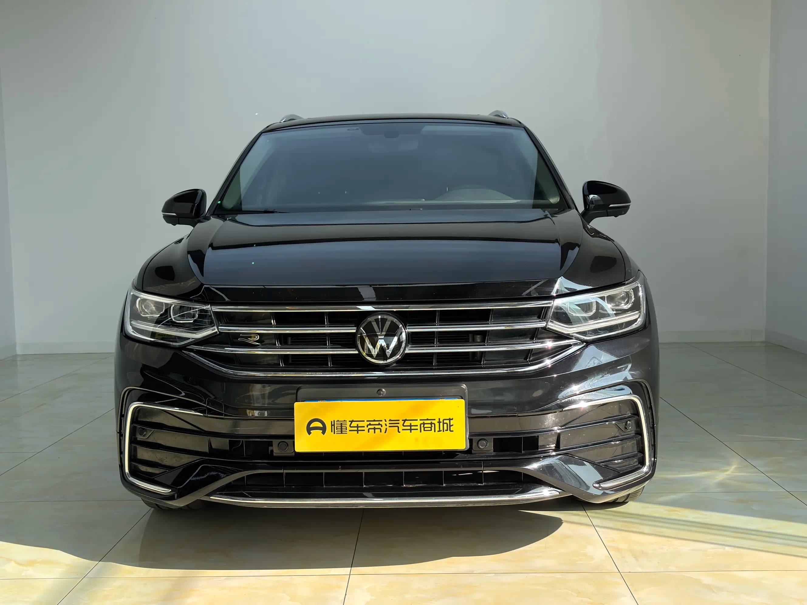 Volkswagen Tiguan L 2024 г. 65700 км. — фото 2