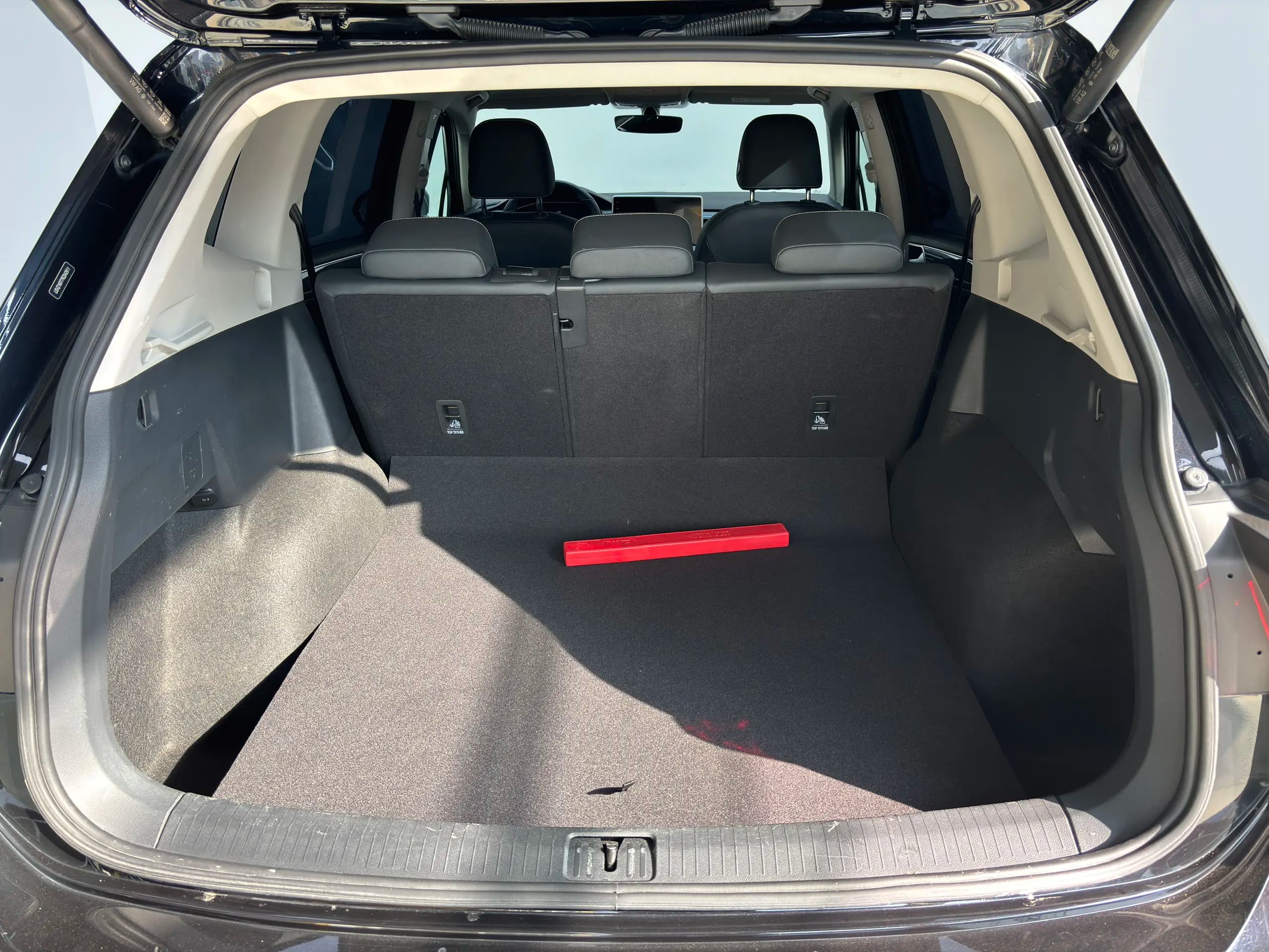 Volkswagen Tiguan L 2024 г. 65700 км. — фото 11