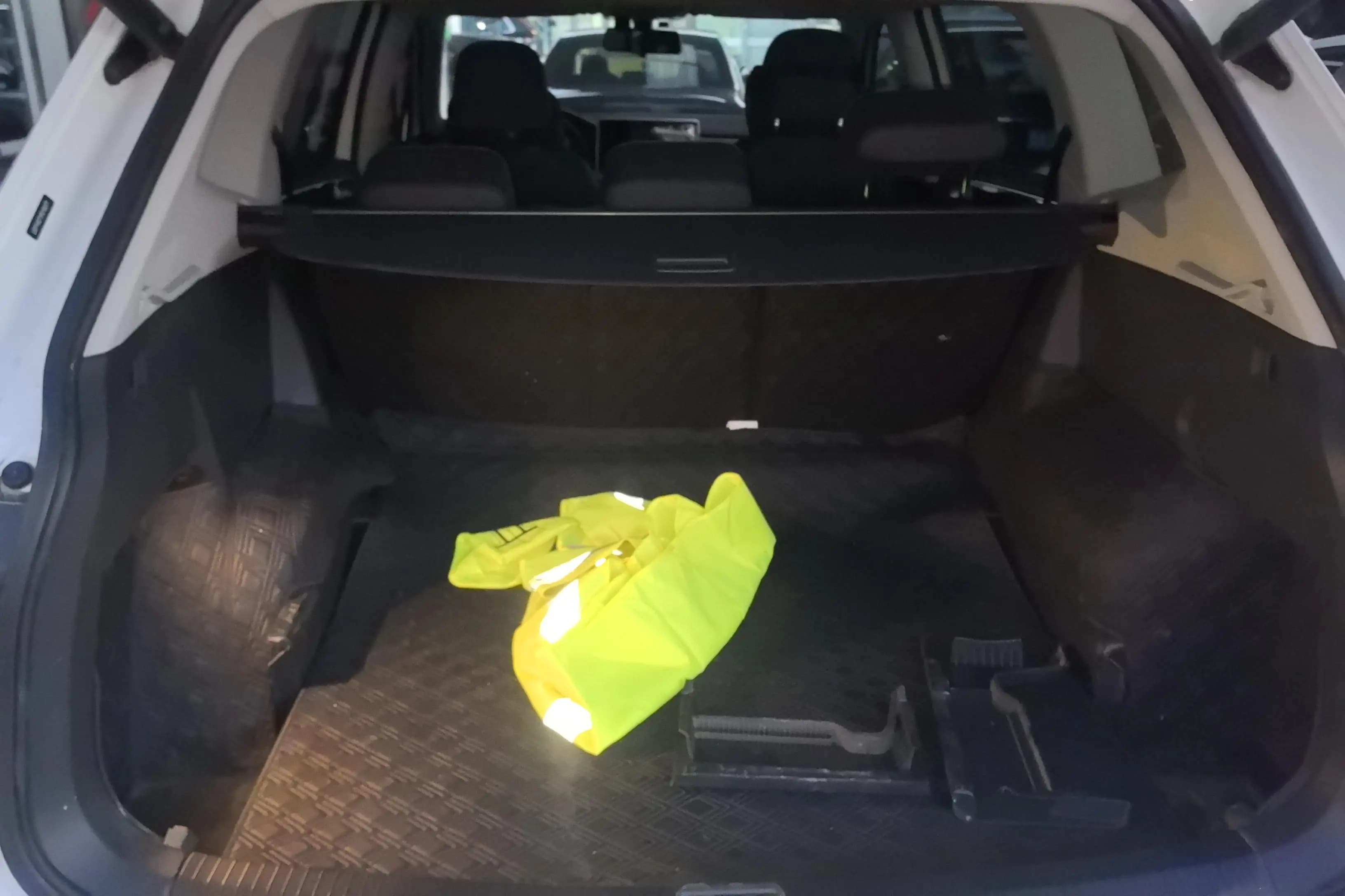 Volkswagen Tiguan L 2024 г. 50300 км. — фото 14