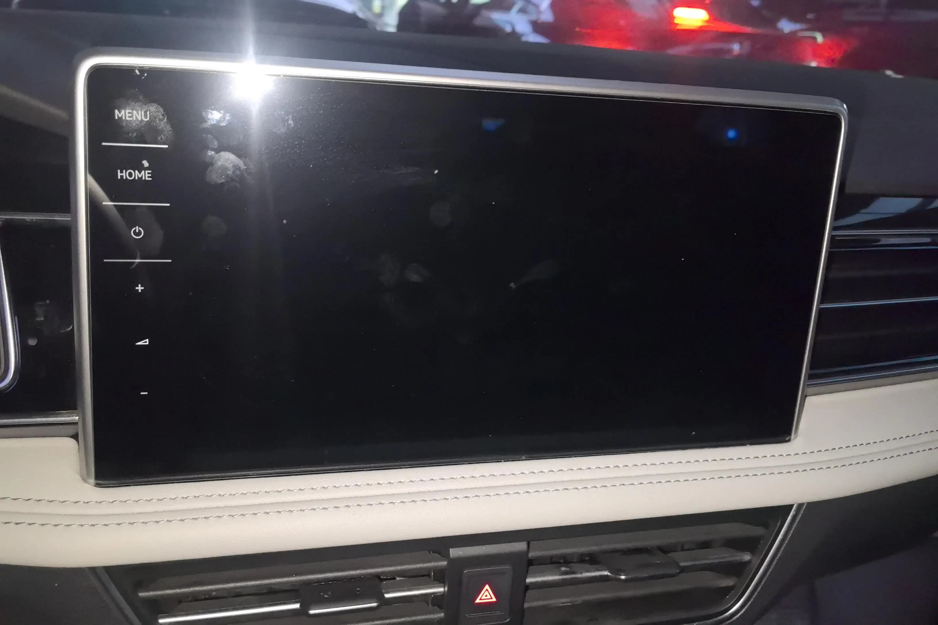Volkswagen Tiguan L 2024 г. 50300 км. — фото 8