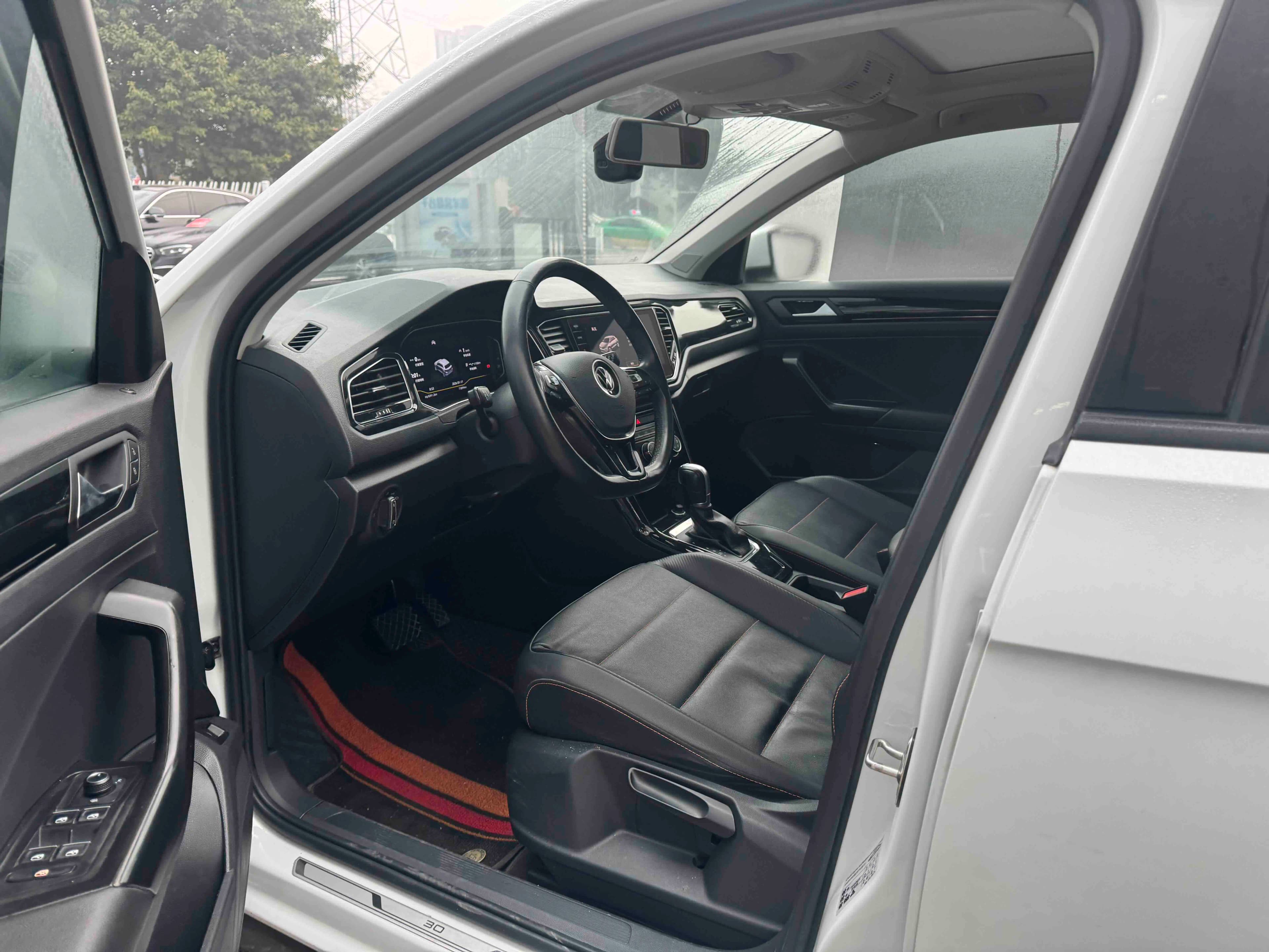 Volkswagen T-Roc 2022 г. 77114 км. — фото 8