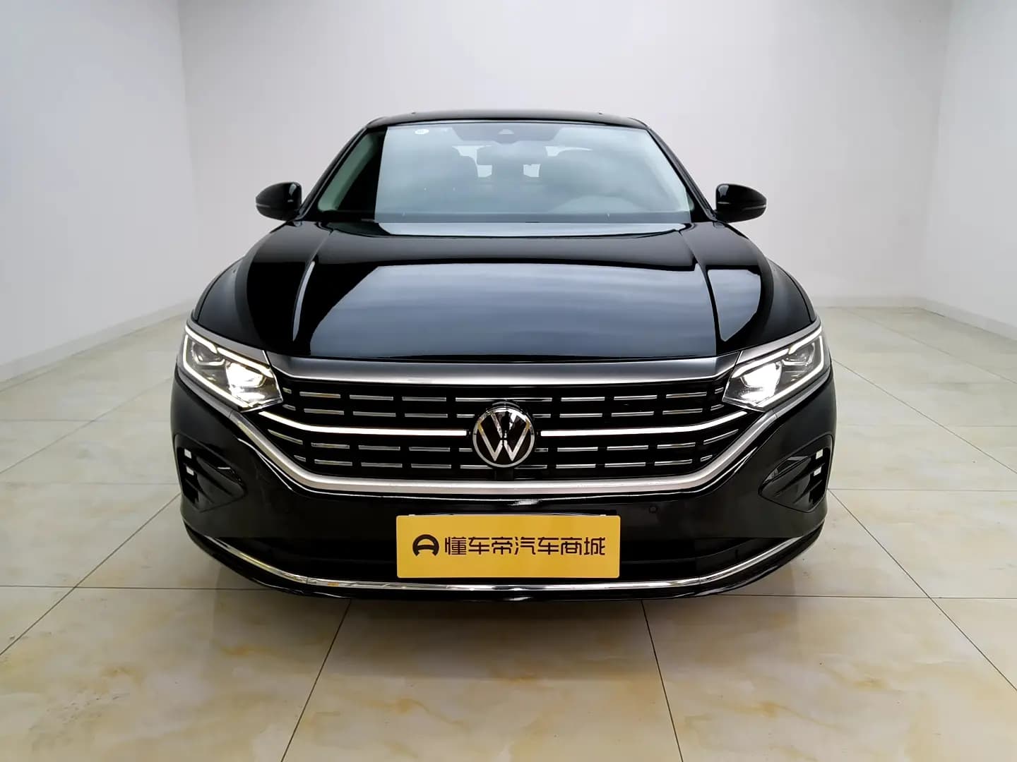 Volkswagen Passat 2022 г. 38135 км. — фото 2